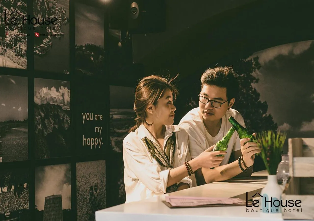 People in Le House Boutique Hotel - 100m to the beach