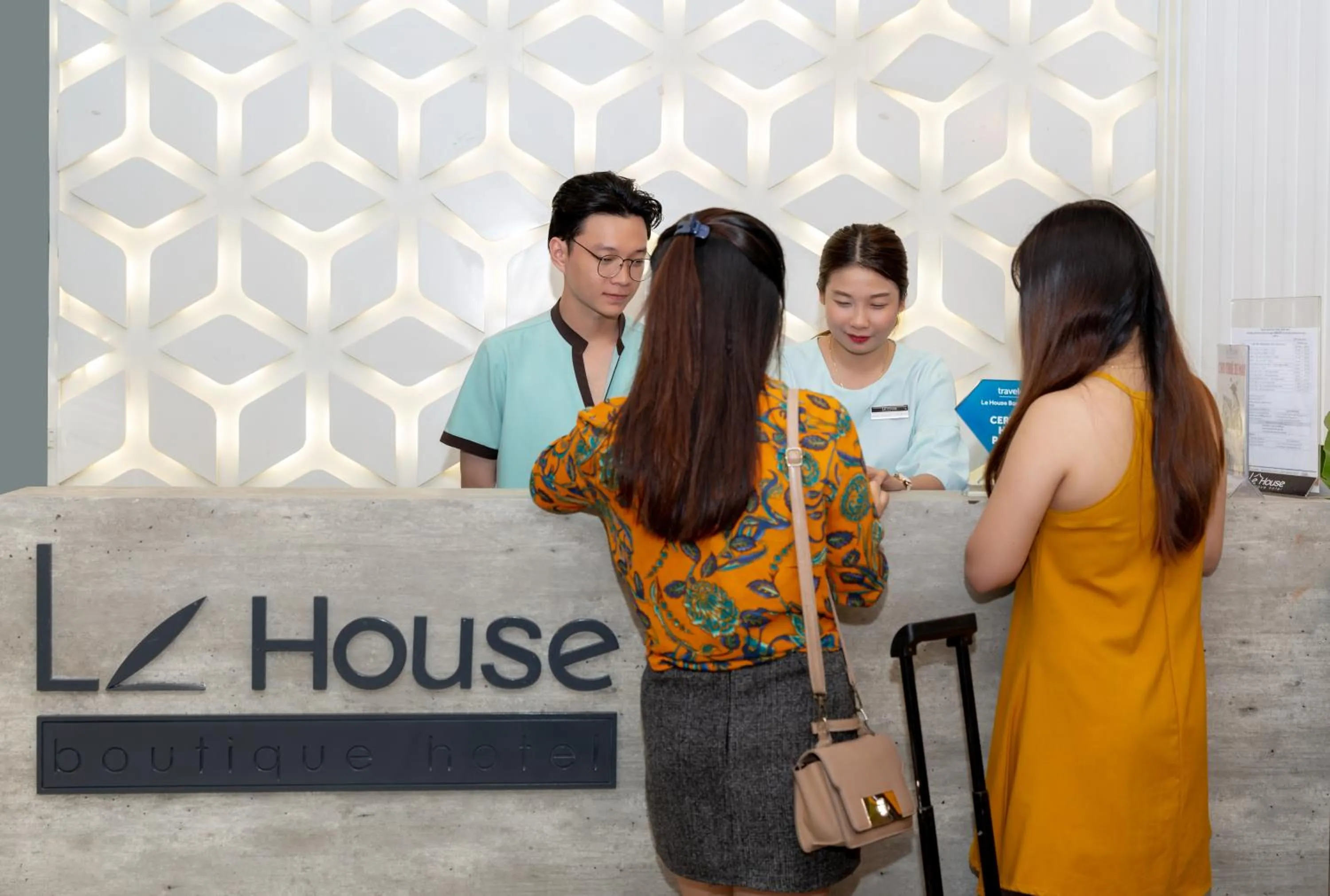 Lobby or reception in Le House Boutique Hotel - 100m to the beach