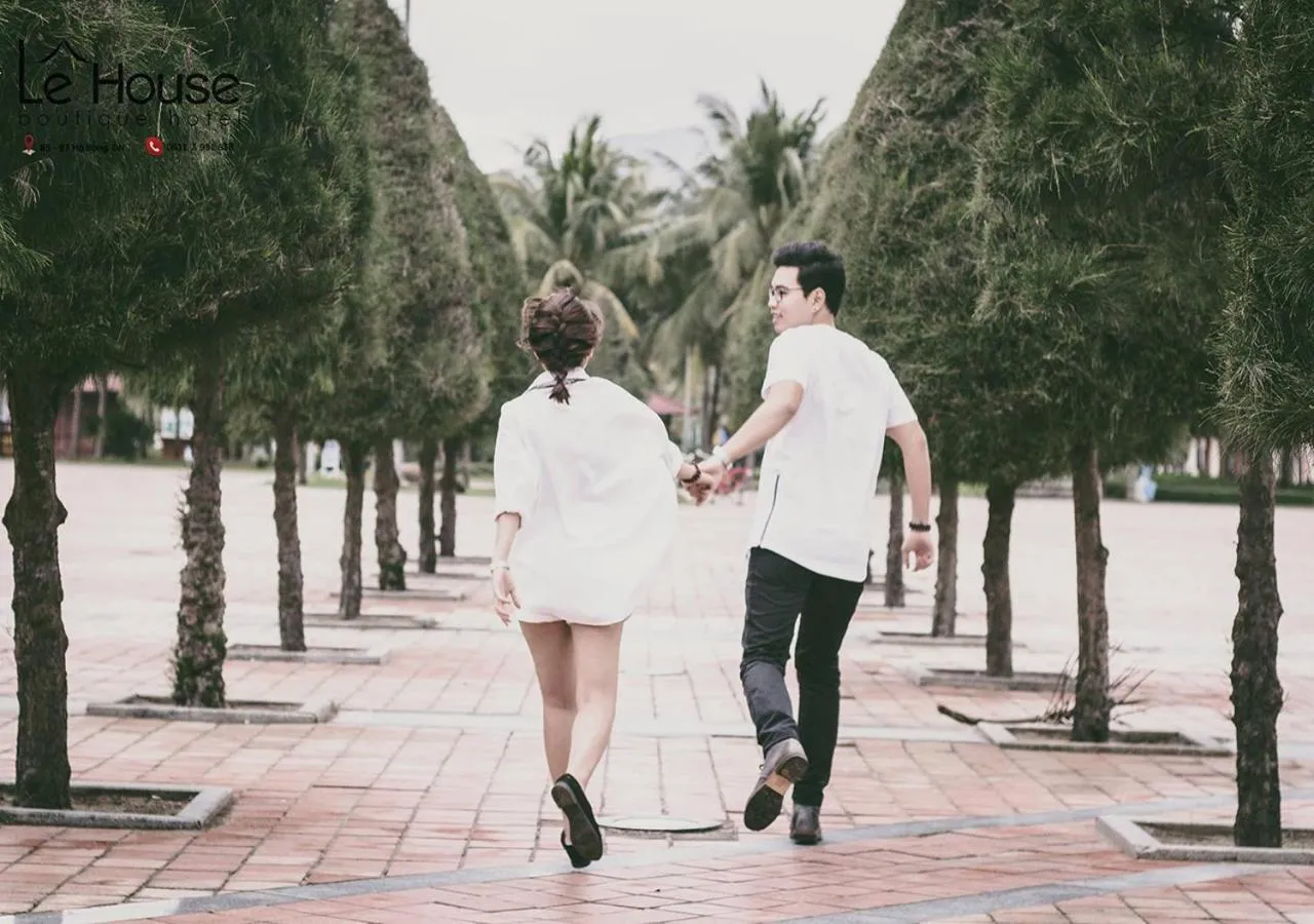 People in Le House Boutique Hotel - 100m to the beach