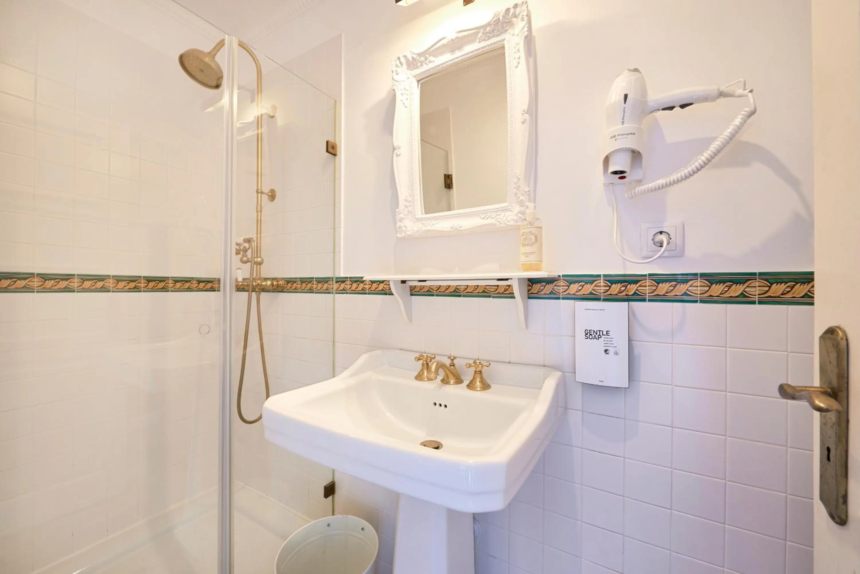 Bathroom in Casa do Mercado Lisboa