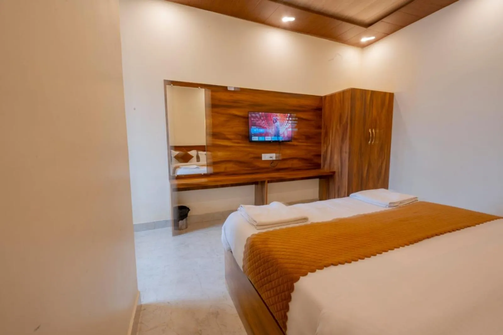 Bed in Hotel Relax Inn Ganga Rishikesh