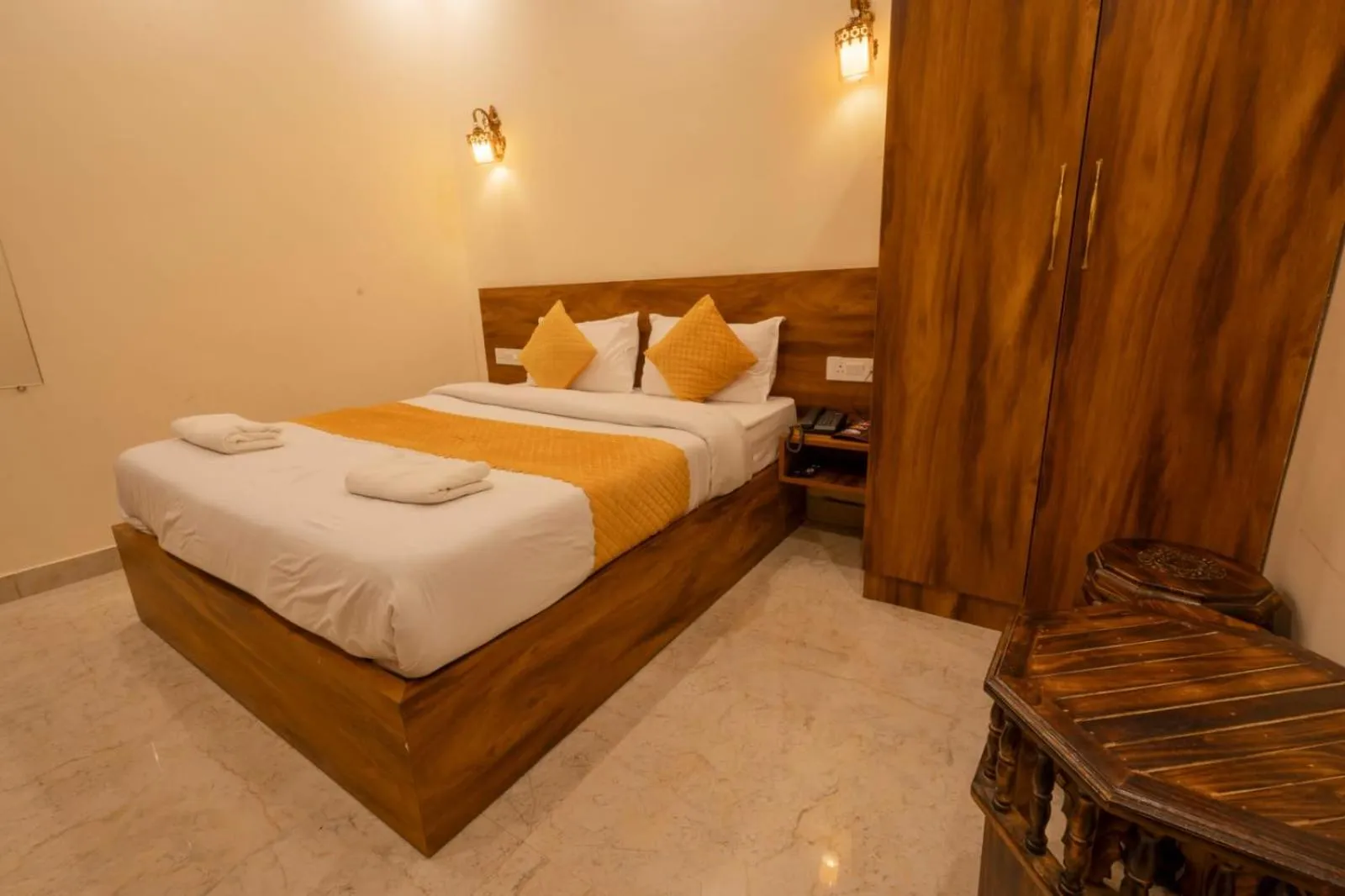 Bed in Hotel Relax Inn Ganga Rishikesh