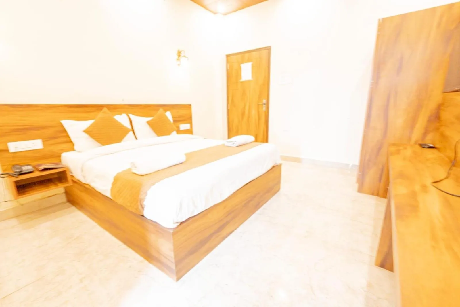 Bed in Hotel Relax Inn Ganga Rishikesh