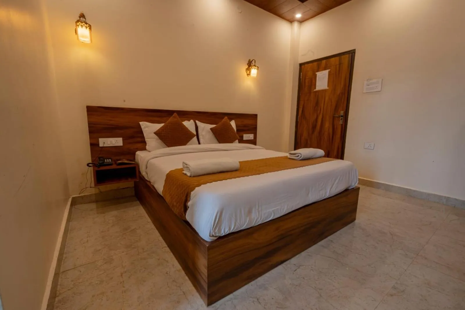 Bed in Hotel Relax Inn Ganga Rishikesh