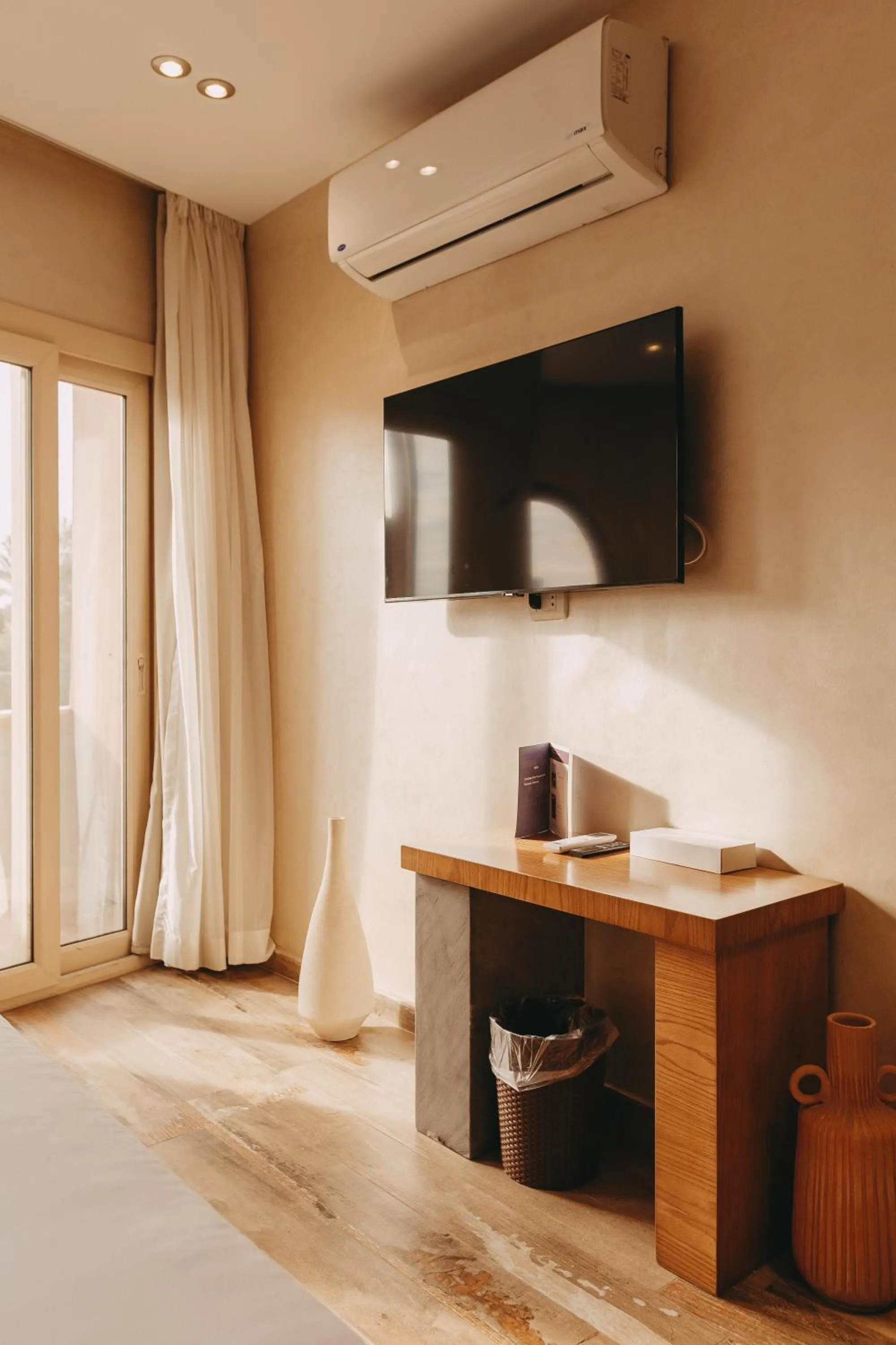 TV and multimedia in Almas Pyramids Hotel