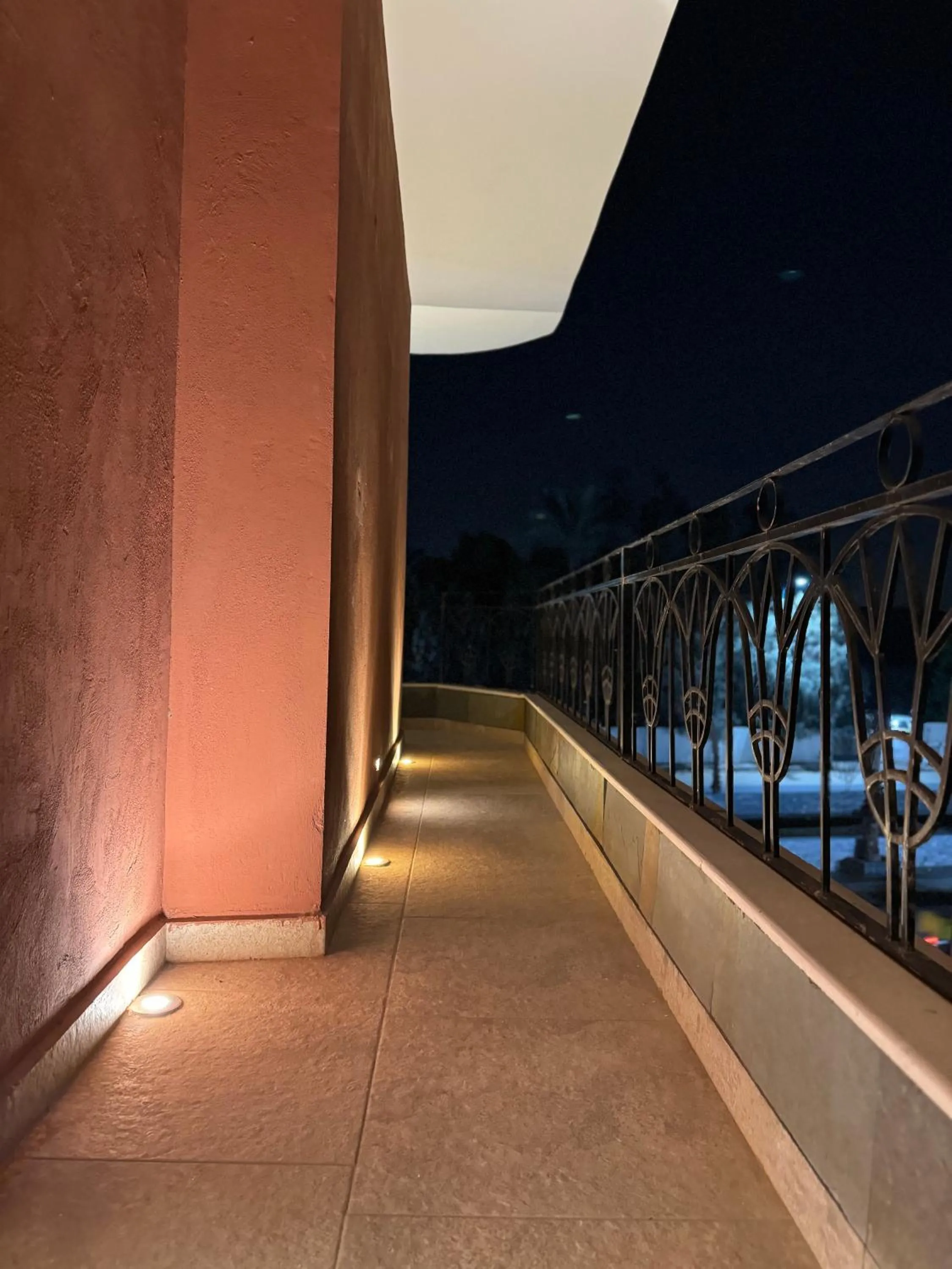 Night in Almas Pyramids Hotel