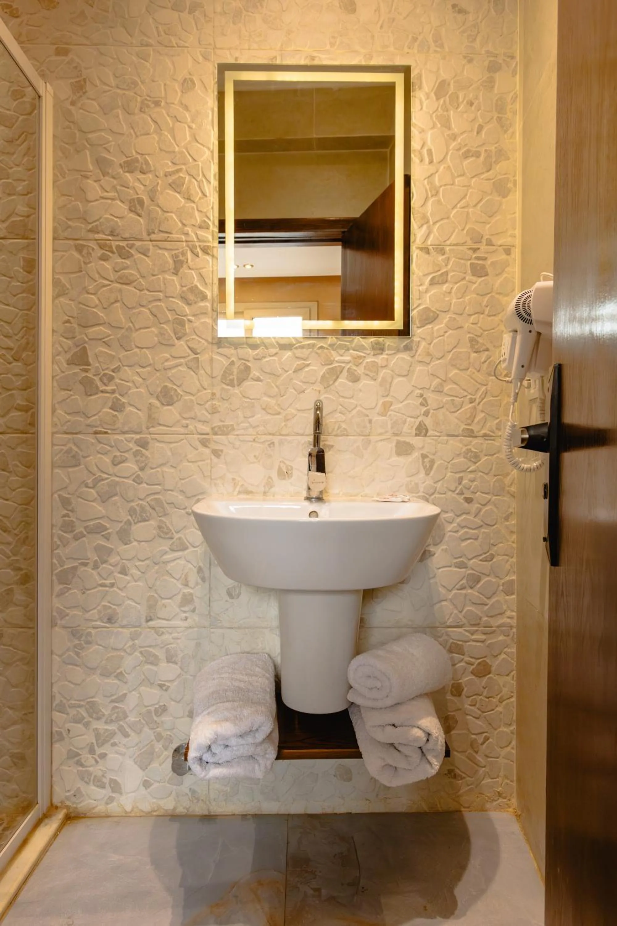 Bathroom in Almas Pyramids Hotel