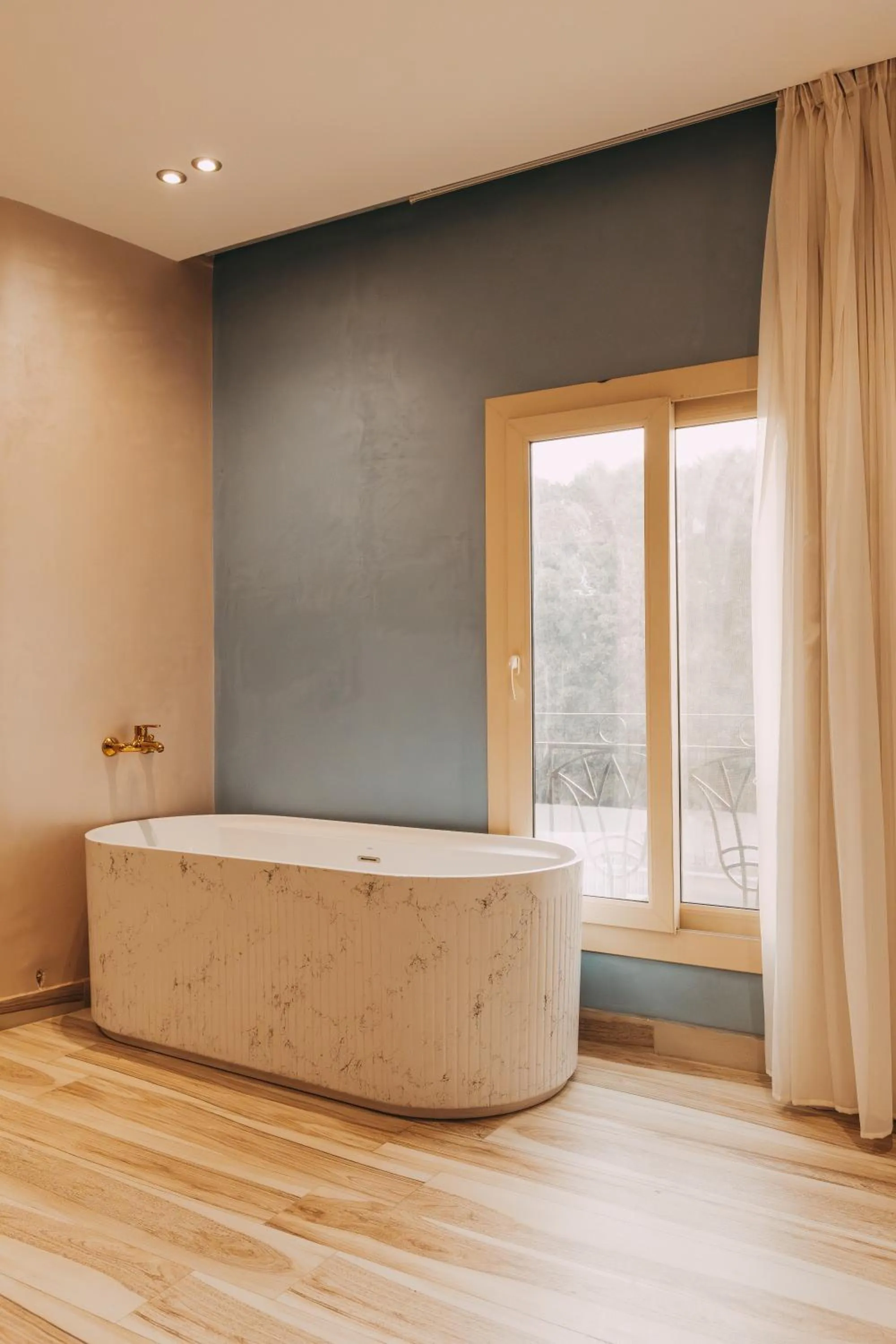 Bath in Almas Pyramids Hotel