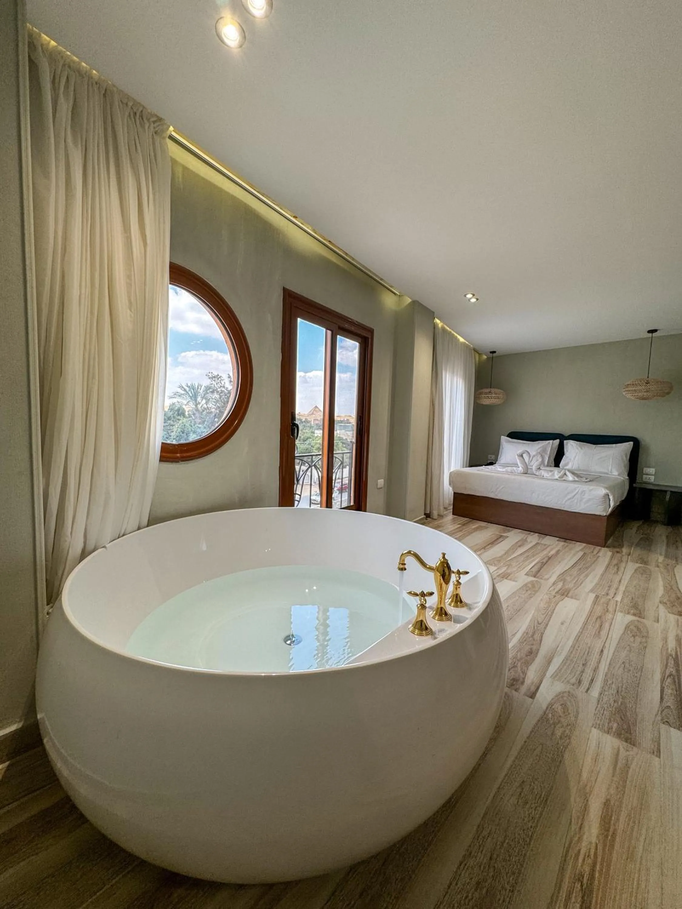 Natural landscape, Bed in Almas Pyramids Hotel