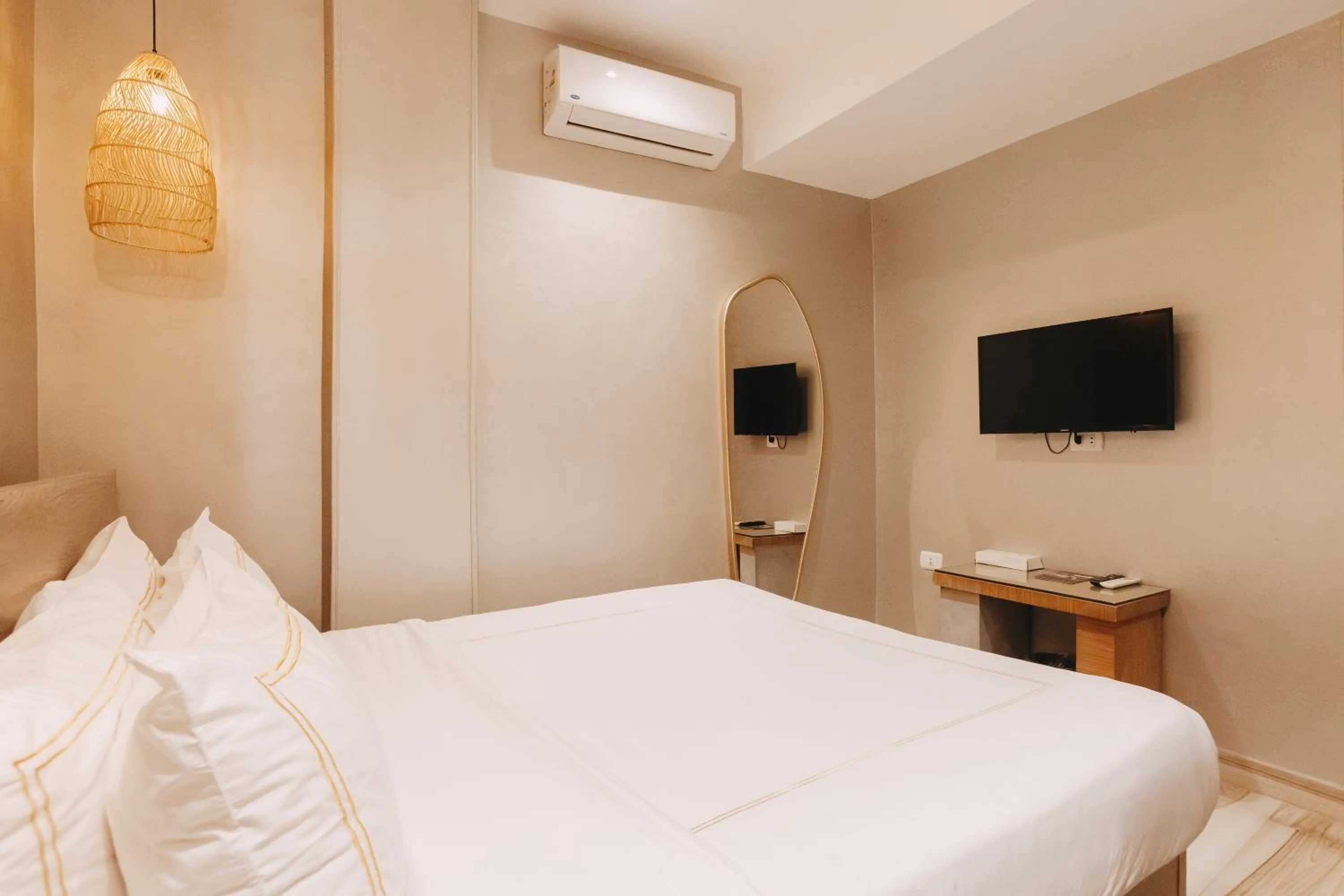 Bed in Almas Pyramids Hotel