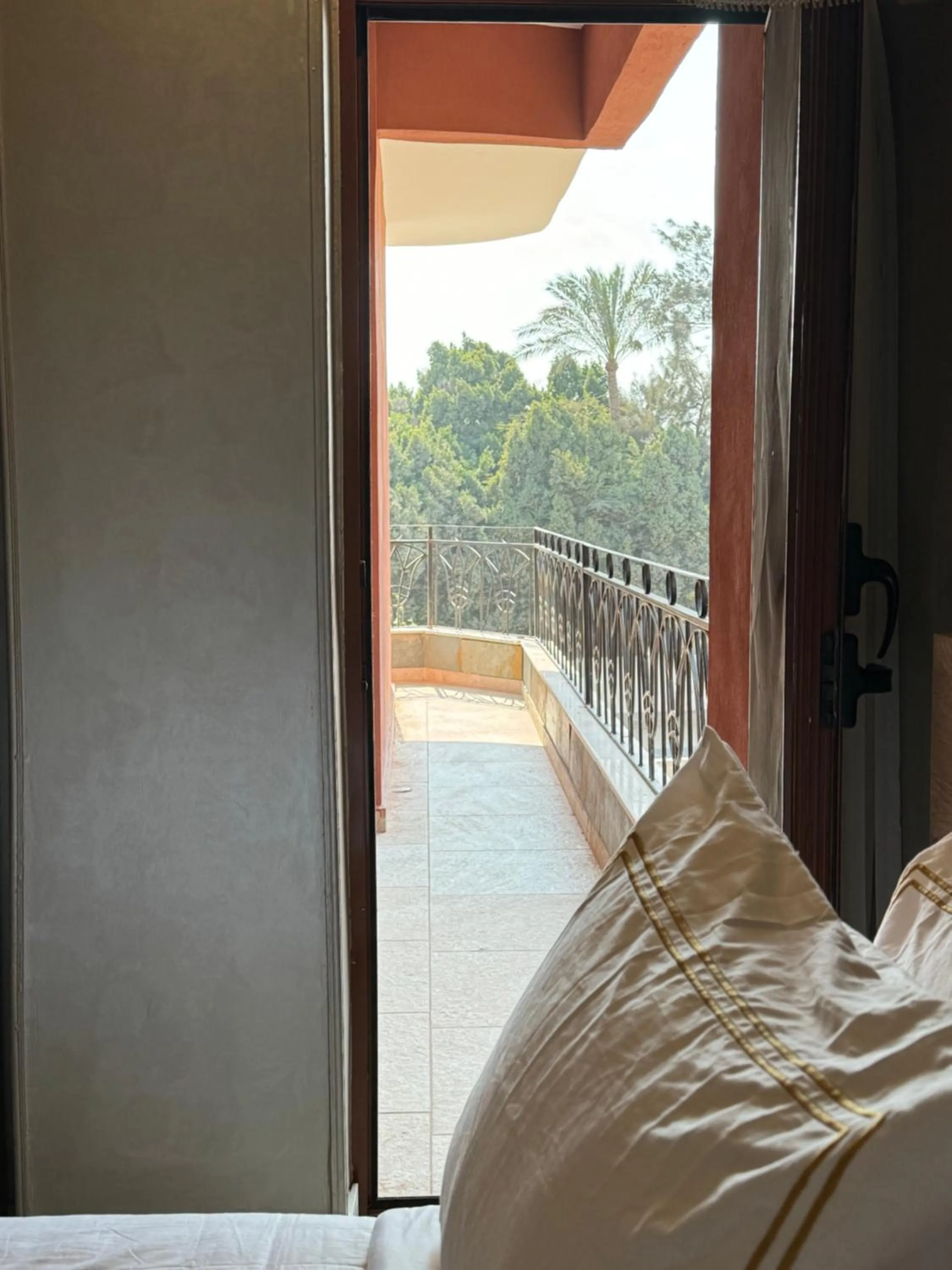 Bed in Almas Pyramids Hotel