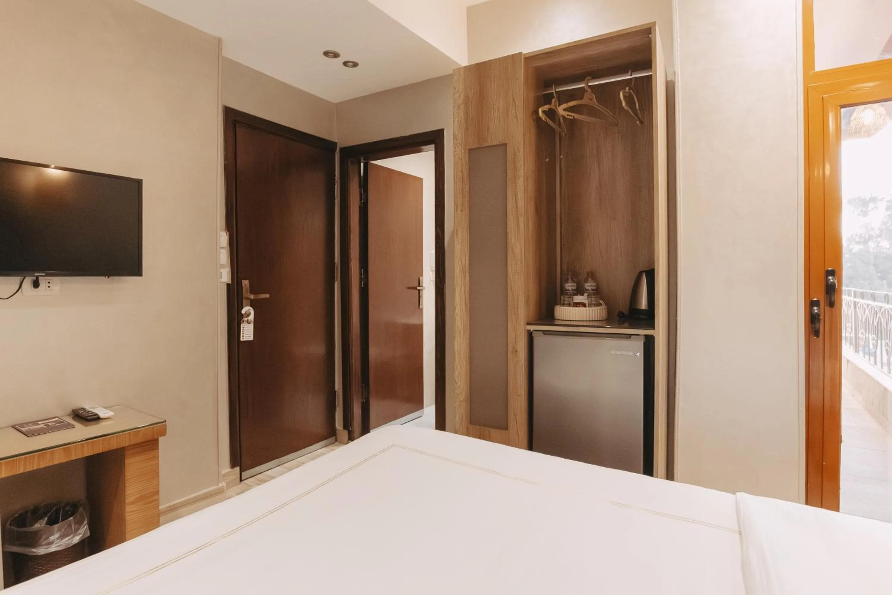 TV and multimedia, Bed in Almas Pyramids Hotel