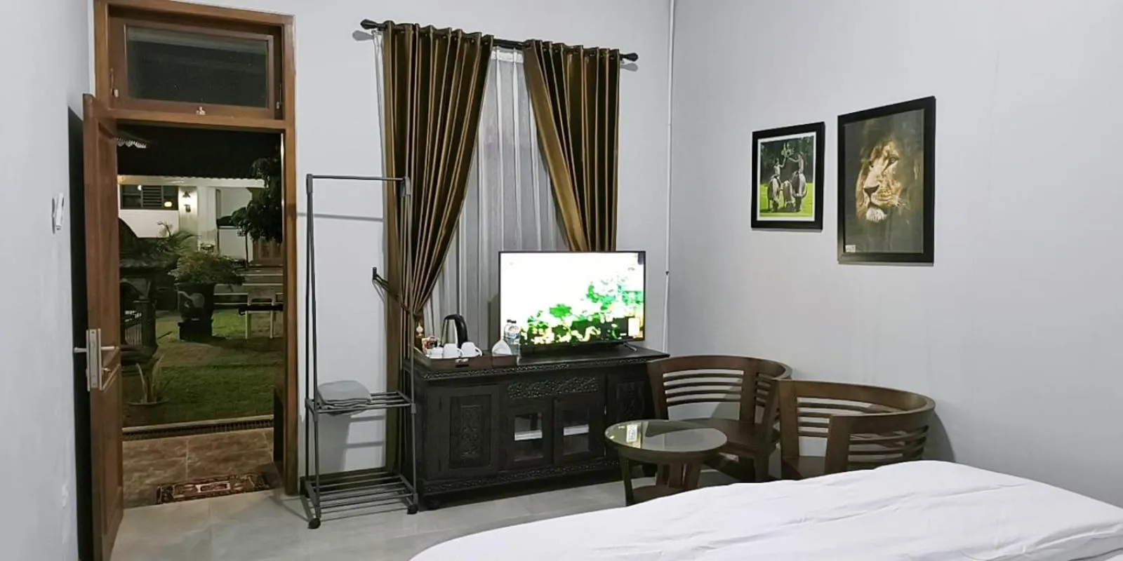 Bed in Omah Keniten Prambanan