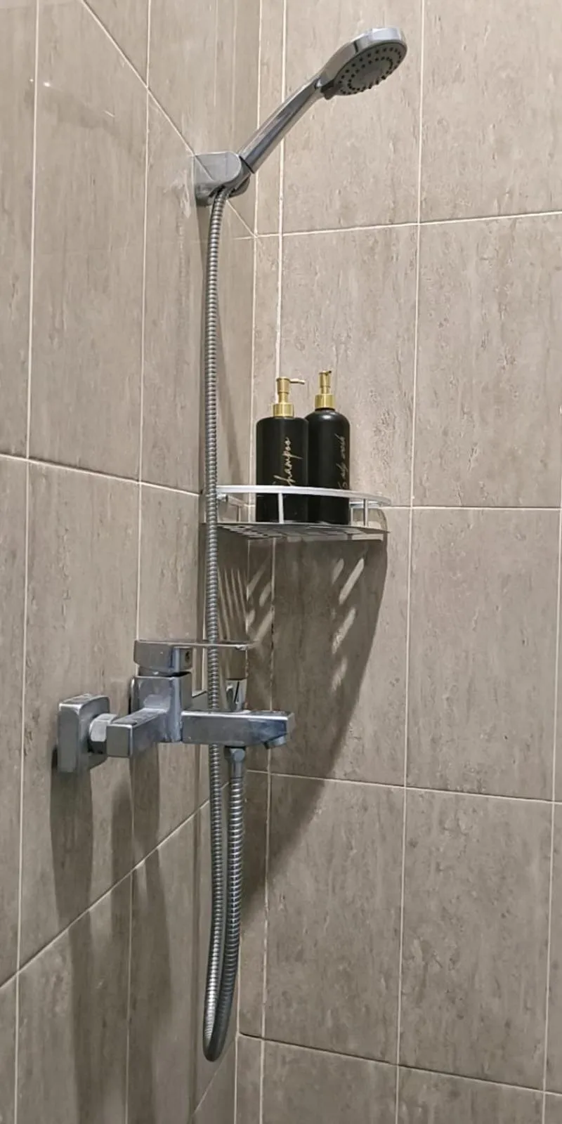 Shower in Omah Keniten Prambanan