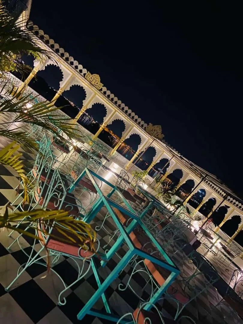 View lake village boutique