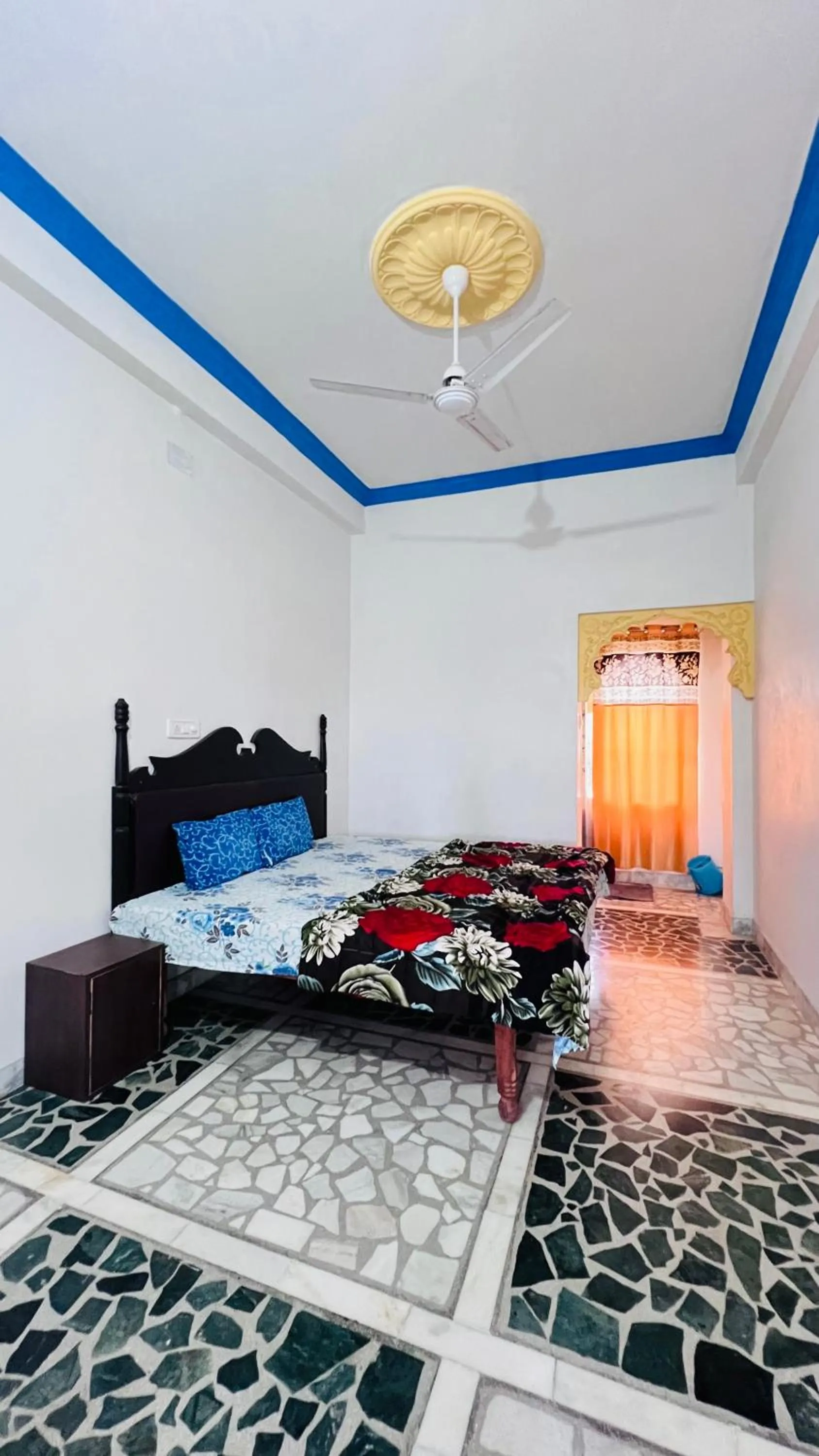 View lake village boutique