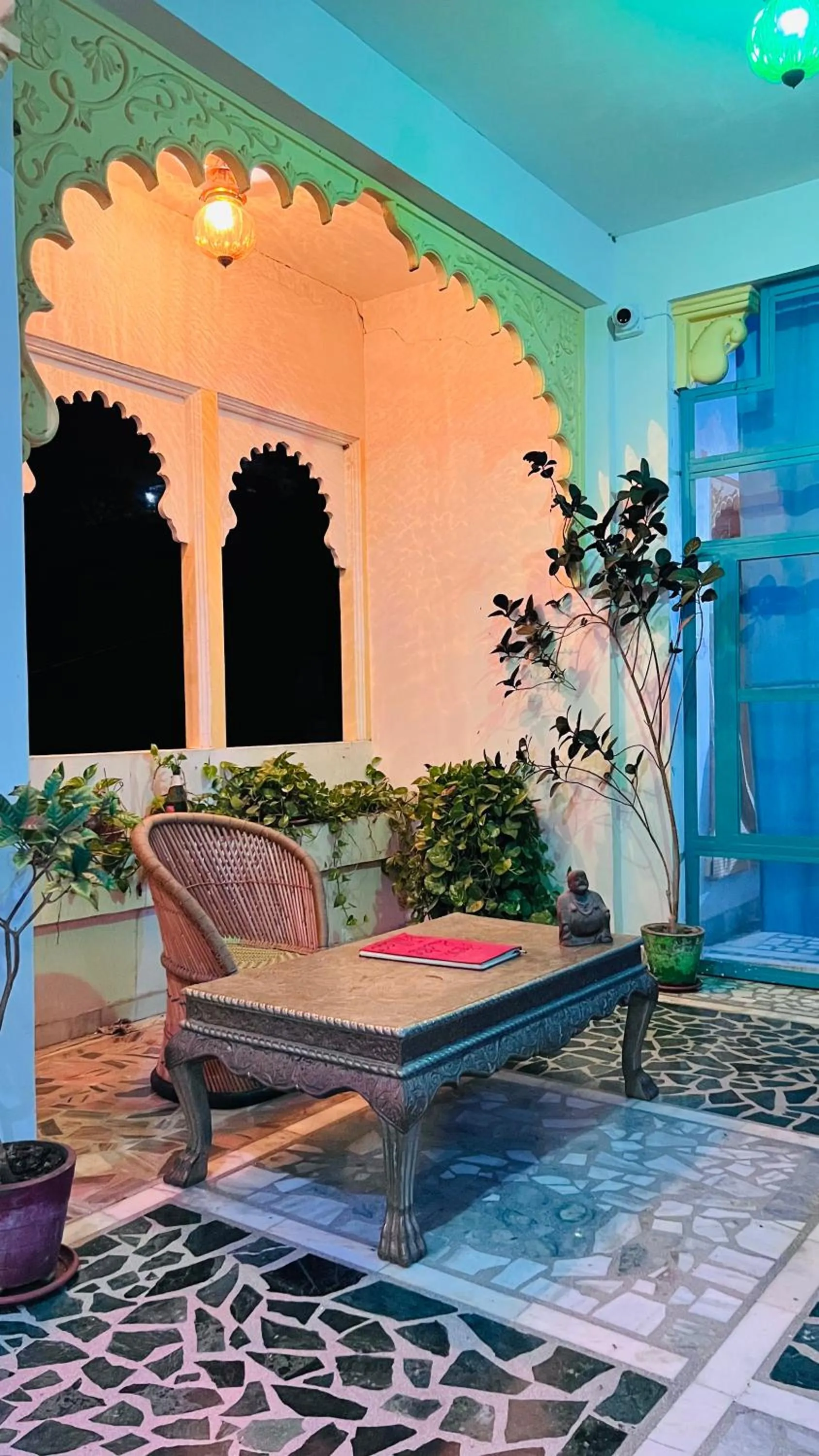 View lake village boutique