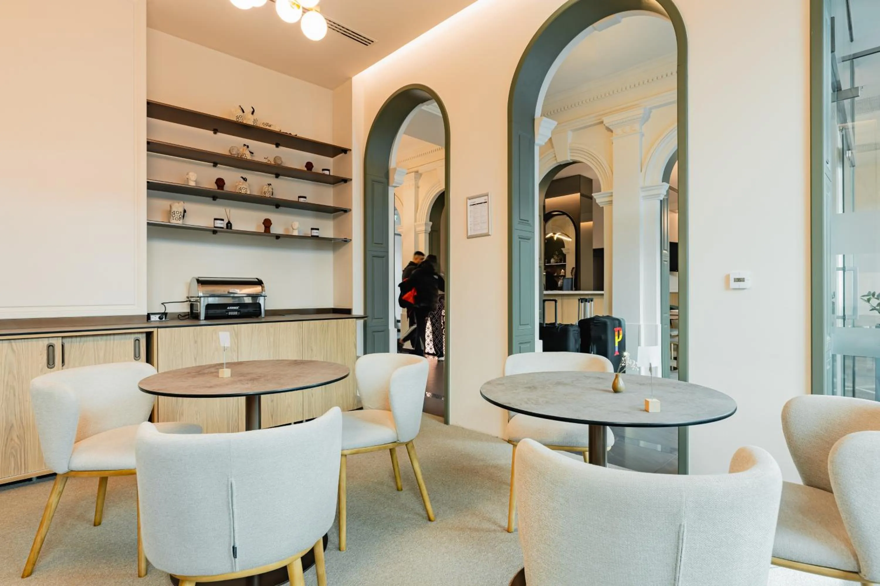 Restaurant/places to eat in FortyPlusOne Hotel Vienna