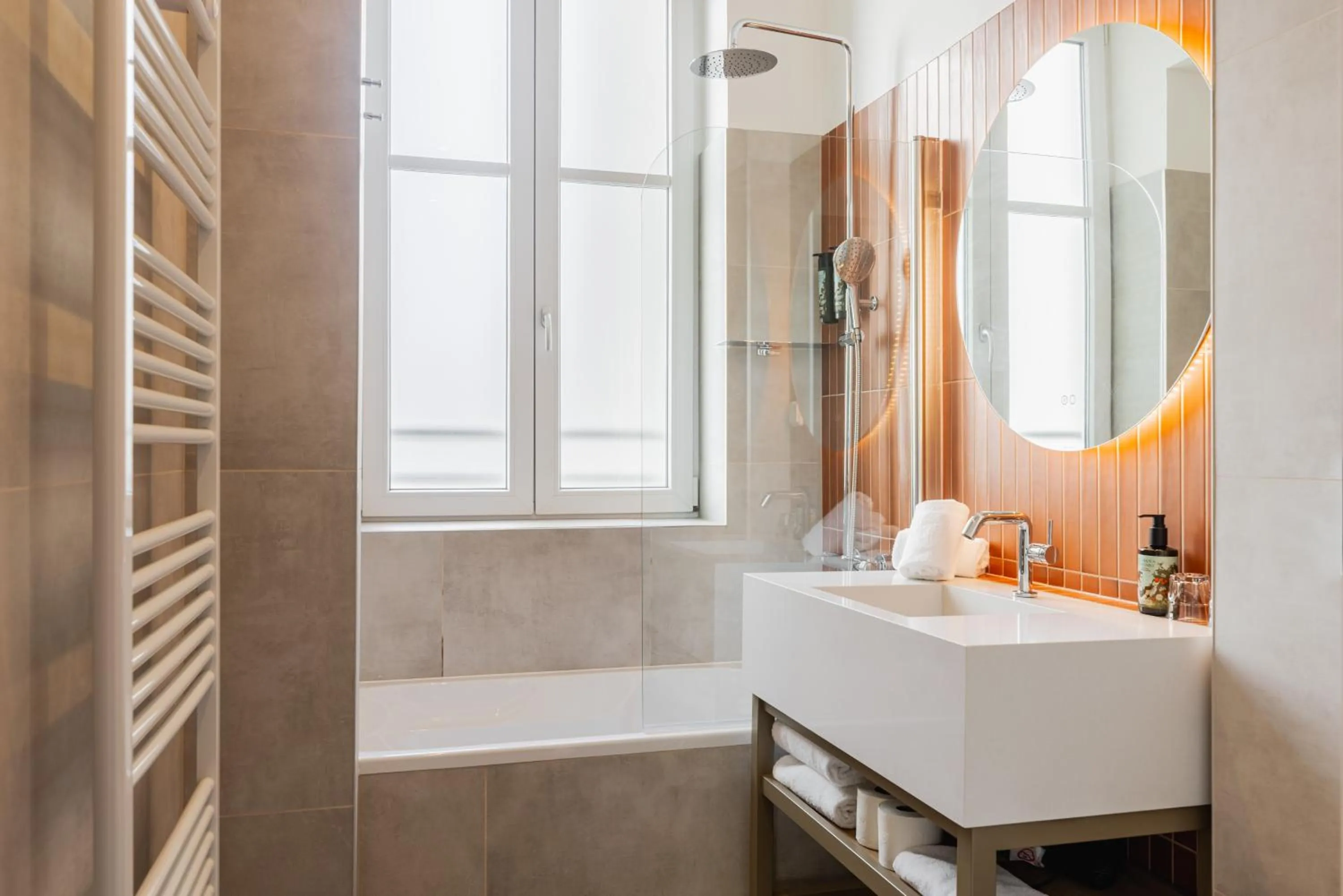 Shower in FortyPlusOne Hotel Vienna