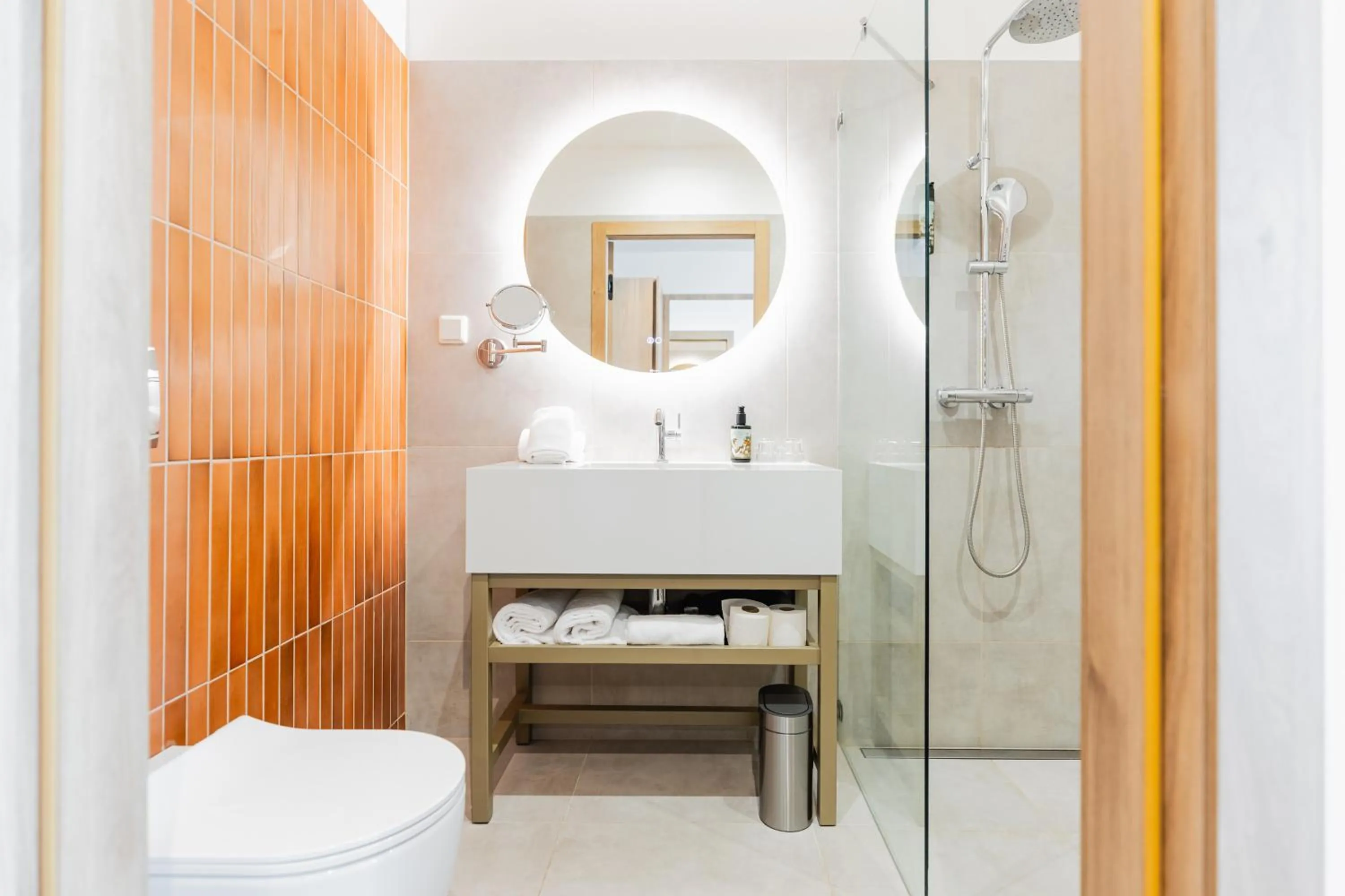 Shower in FortyPlusOne Hotel Vienna