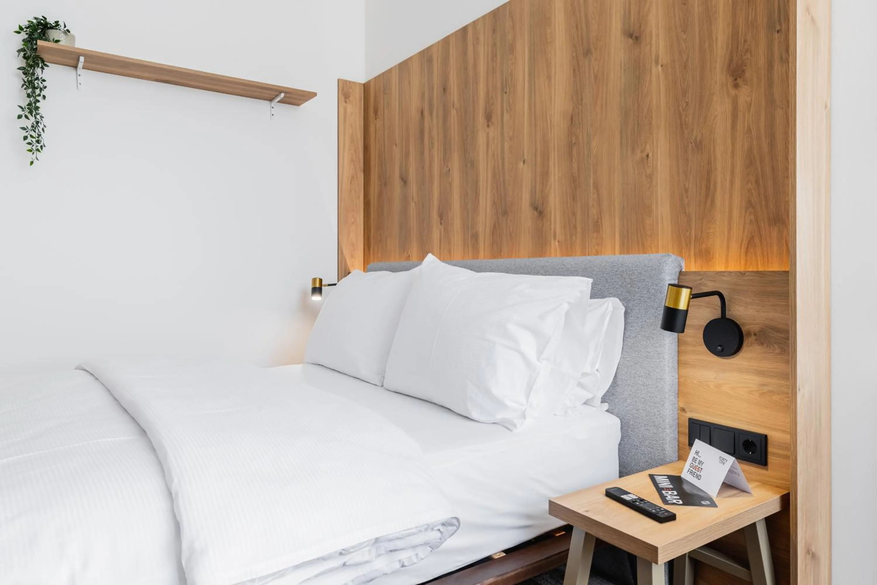 Bed in FortyPlusOne Hotel Vienna