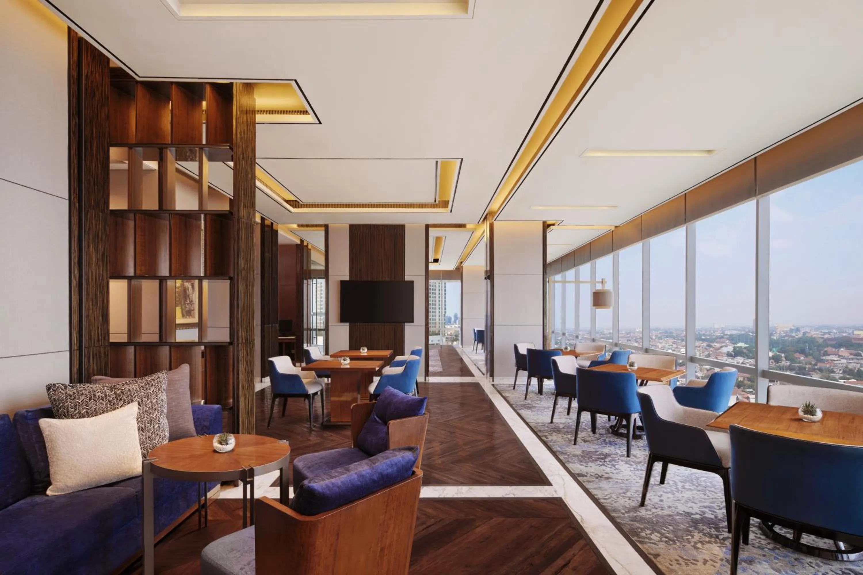 Lounge or bar in Sheraton Grand Jakarta Gandaria City Hotel