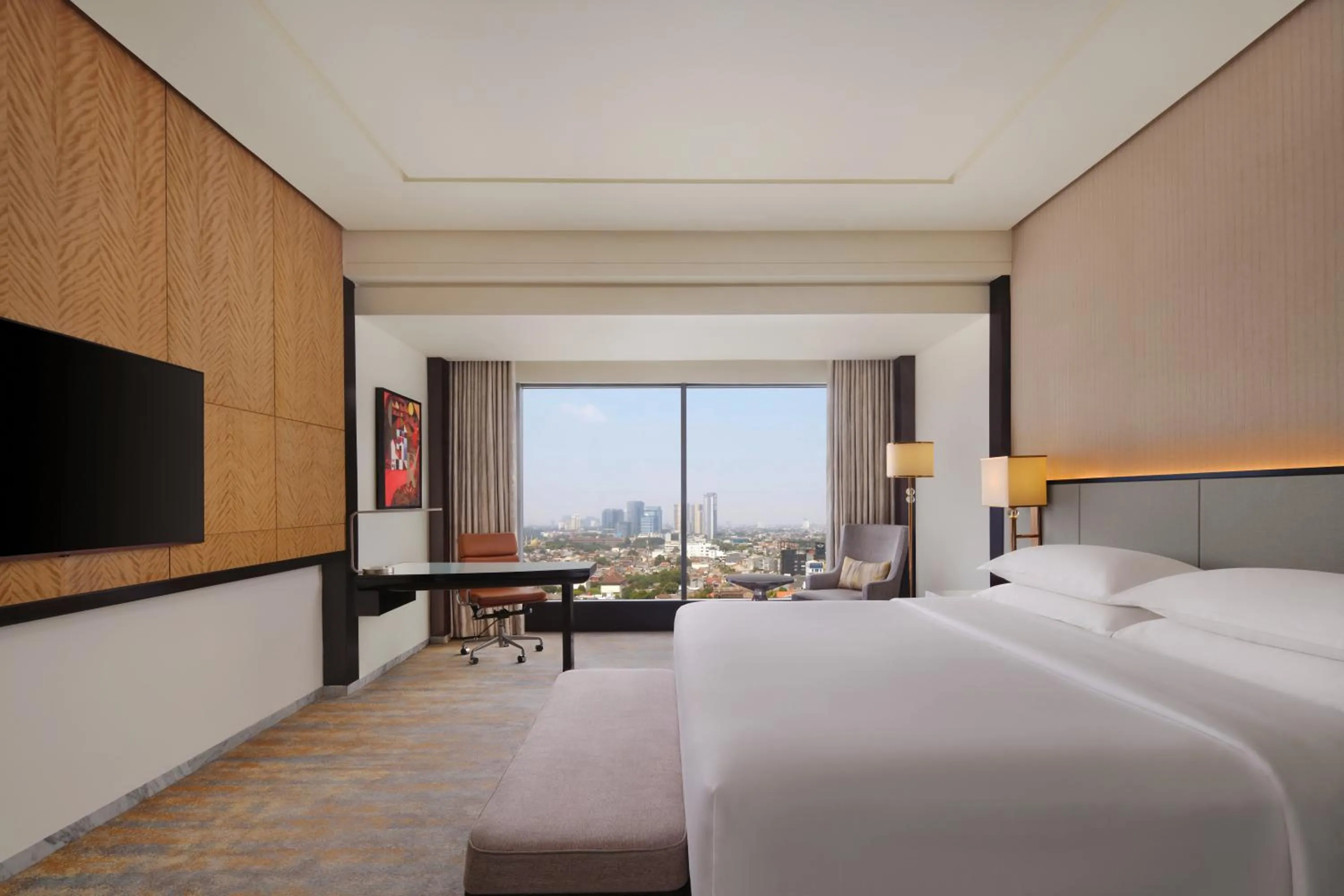 Bedroom, Bed in Sheraton Grand Jakarta Gandaria City Hotel