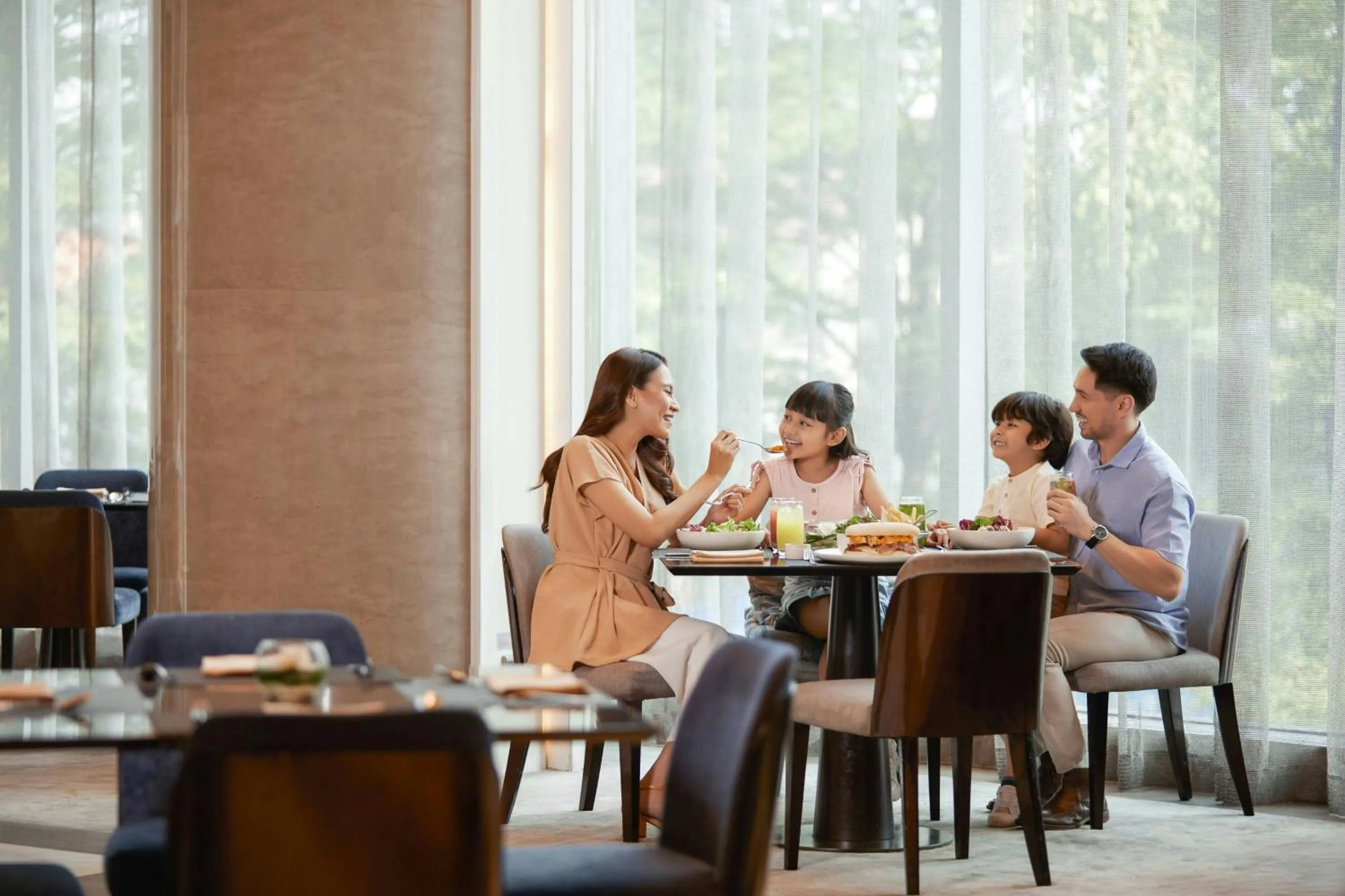 Restaurant/places to eat in Sheraton Grand Jakarta Gandaria City Hotel