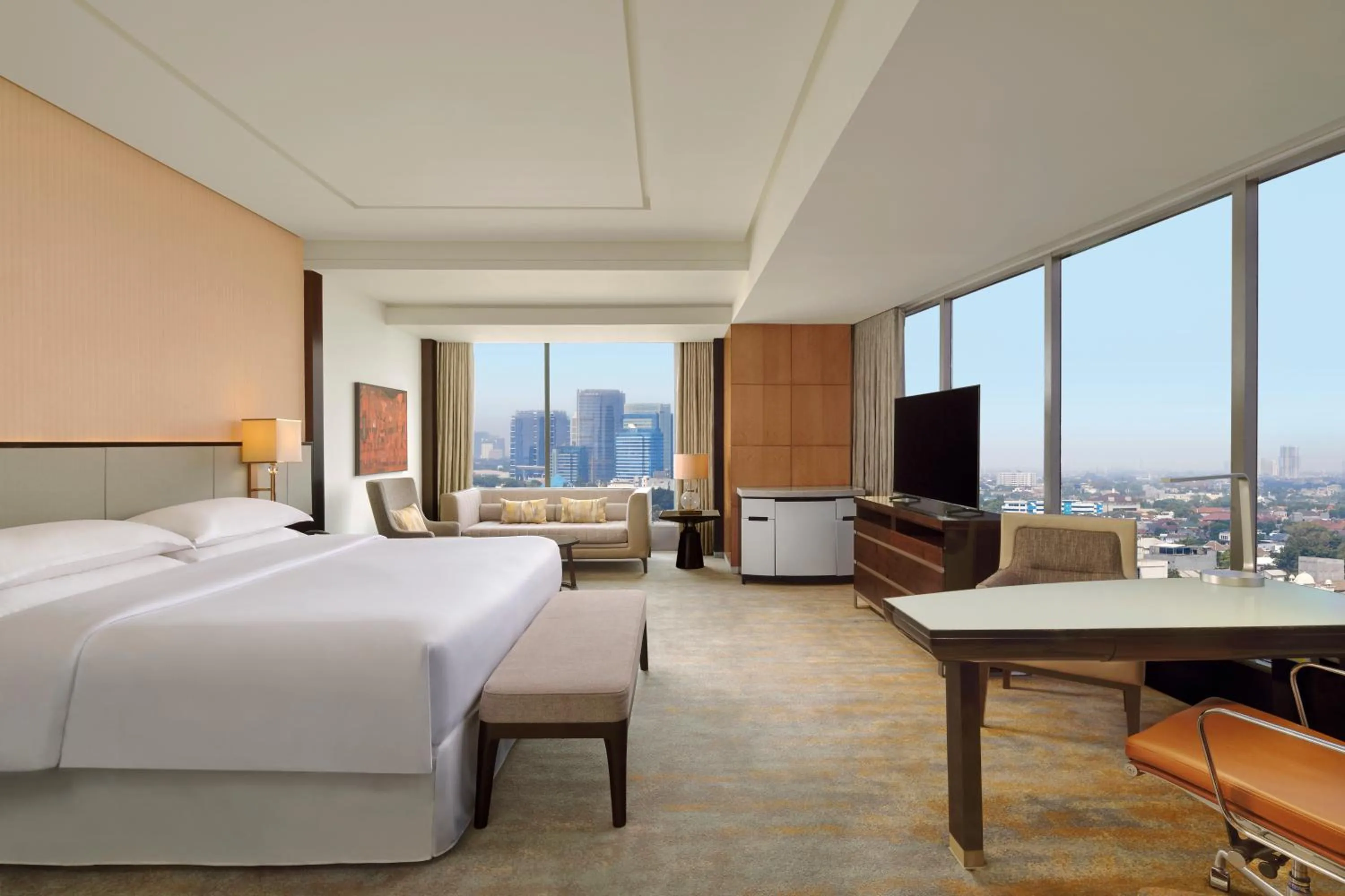Bedroom, Bed in Sheraton Grand Jakarta Gandaria City Hotel