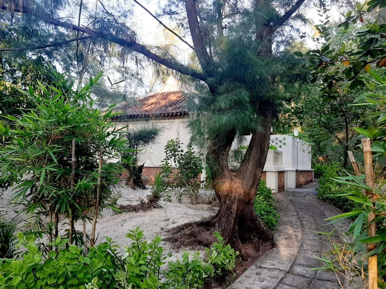 Facade/entrance in Villa Louise Hue Beach Boutique Hotel
