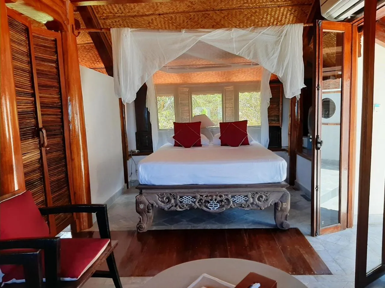 Bed in Villa Louise Hue Beach Boutique Hotel