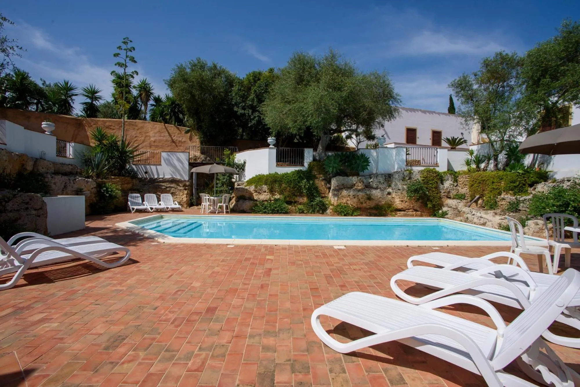 Pool view in Case Di Latomie