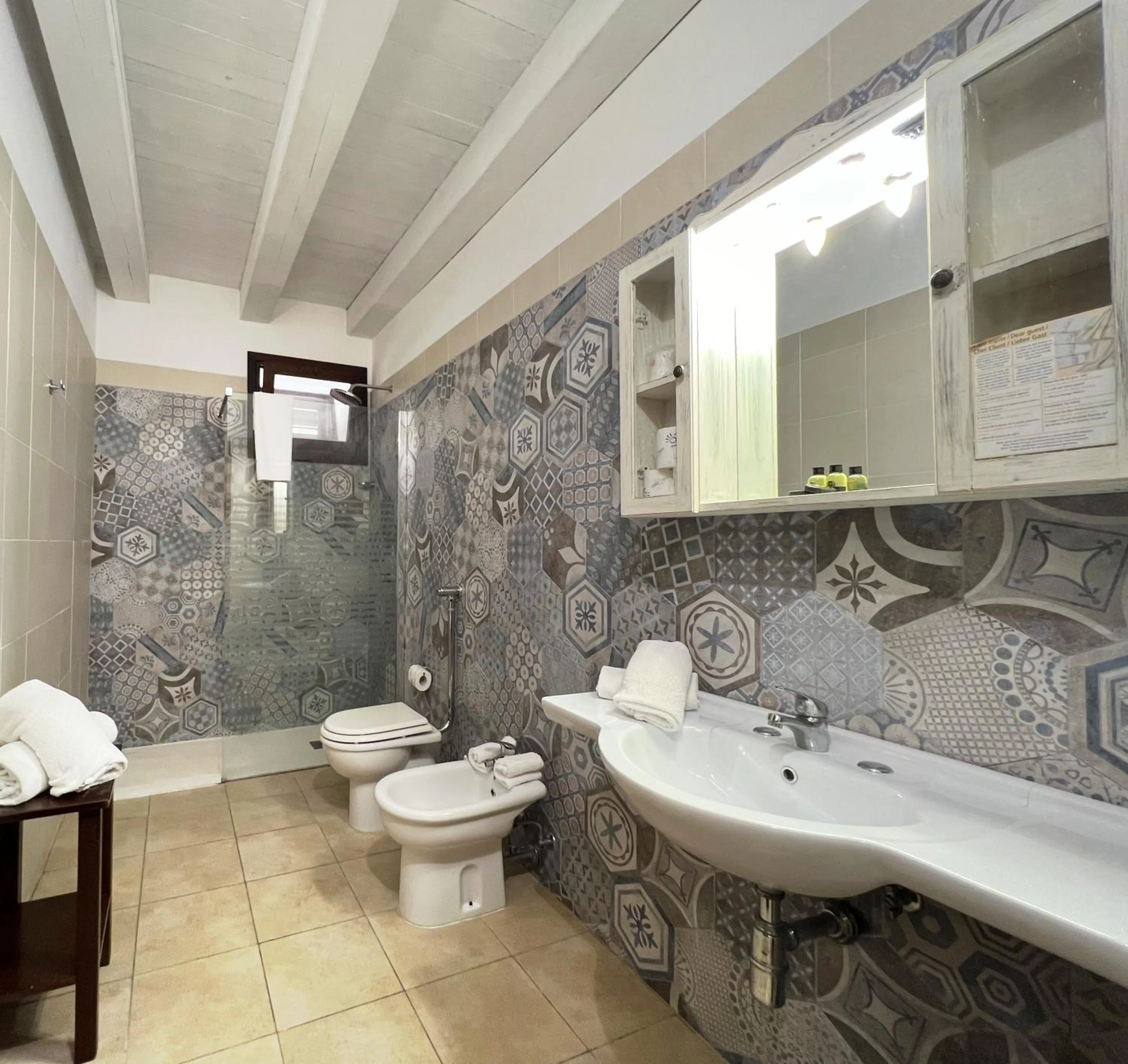 Bathroom in Case Di Latomie