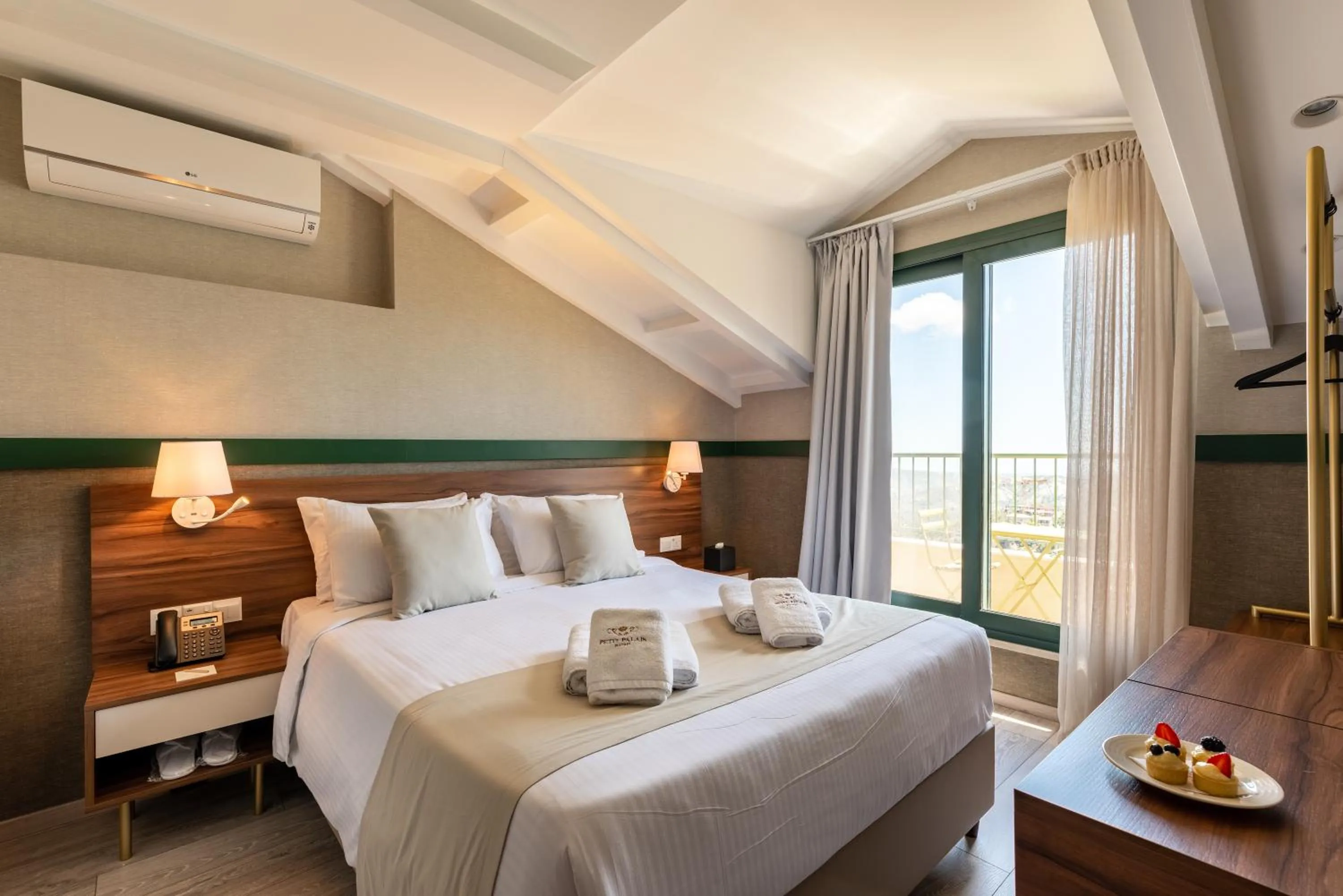 Bedroom, Bed in Petit Palais Platres Boutique Hotel