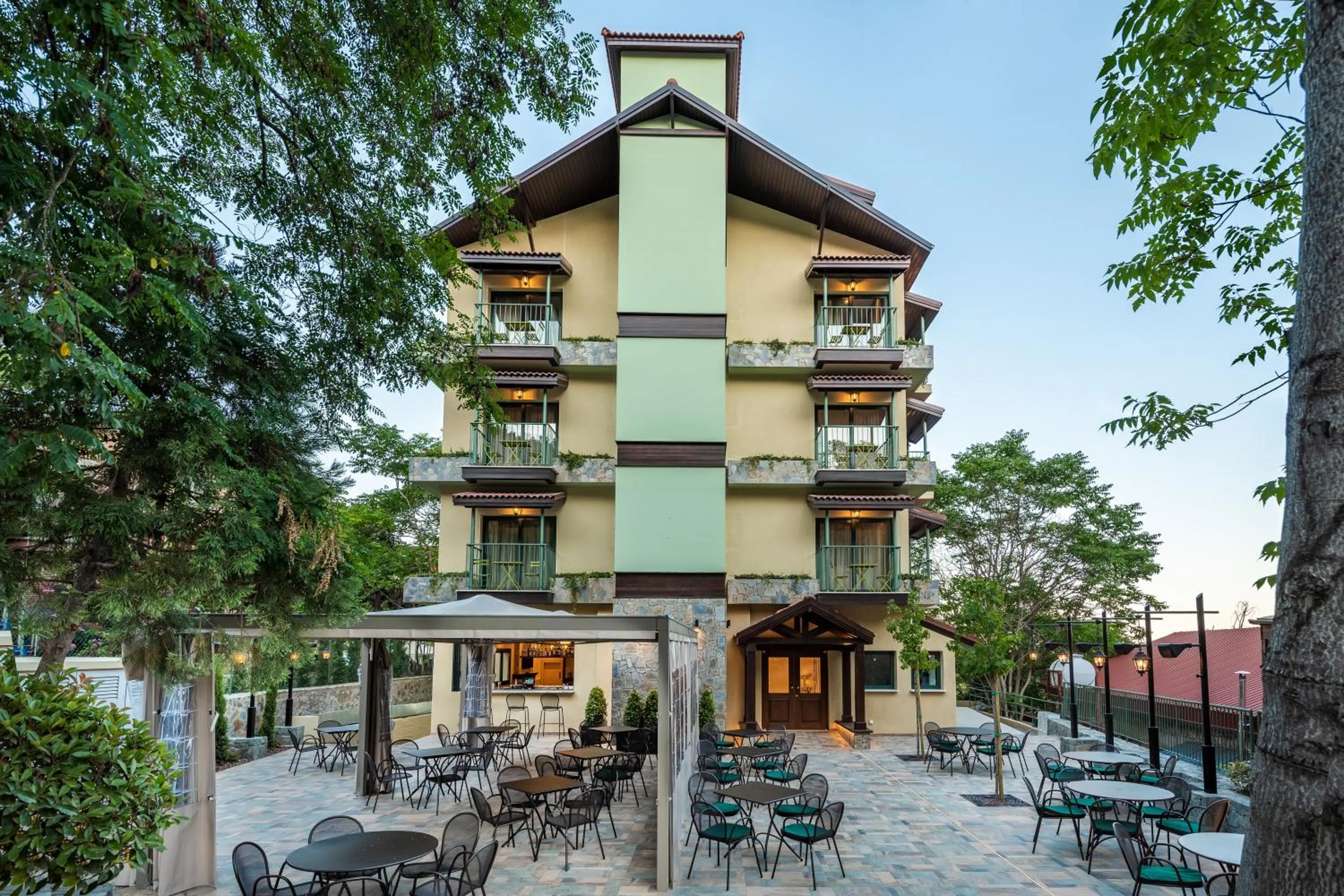 Restaurant/places to eat in Petit Palais Platres Boutique Hotel