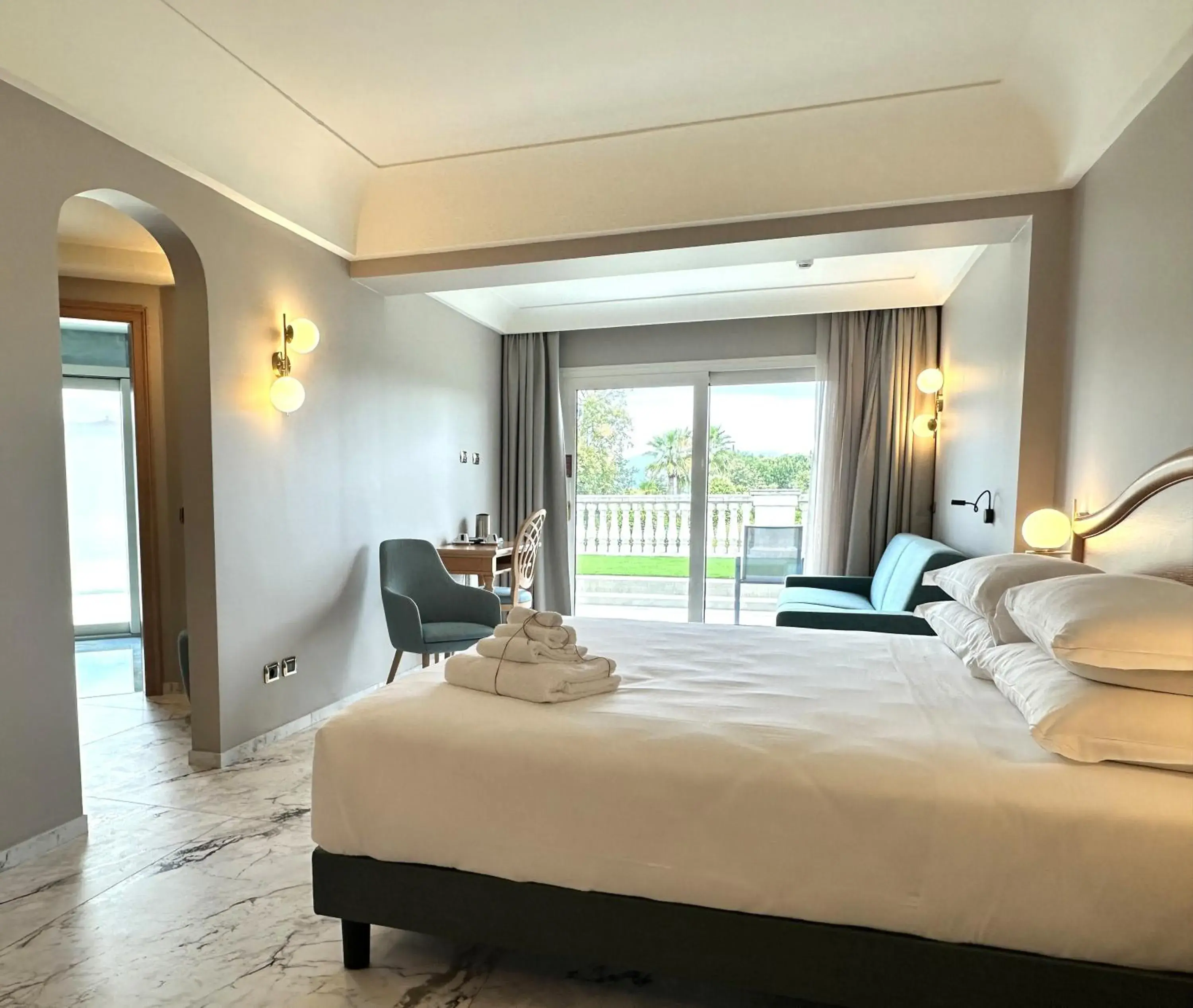 Suite with Spa Access in Palace Hotel Desenzano Suite with Spa Access in Palace Hotel Desenzano