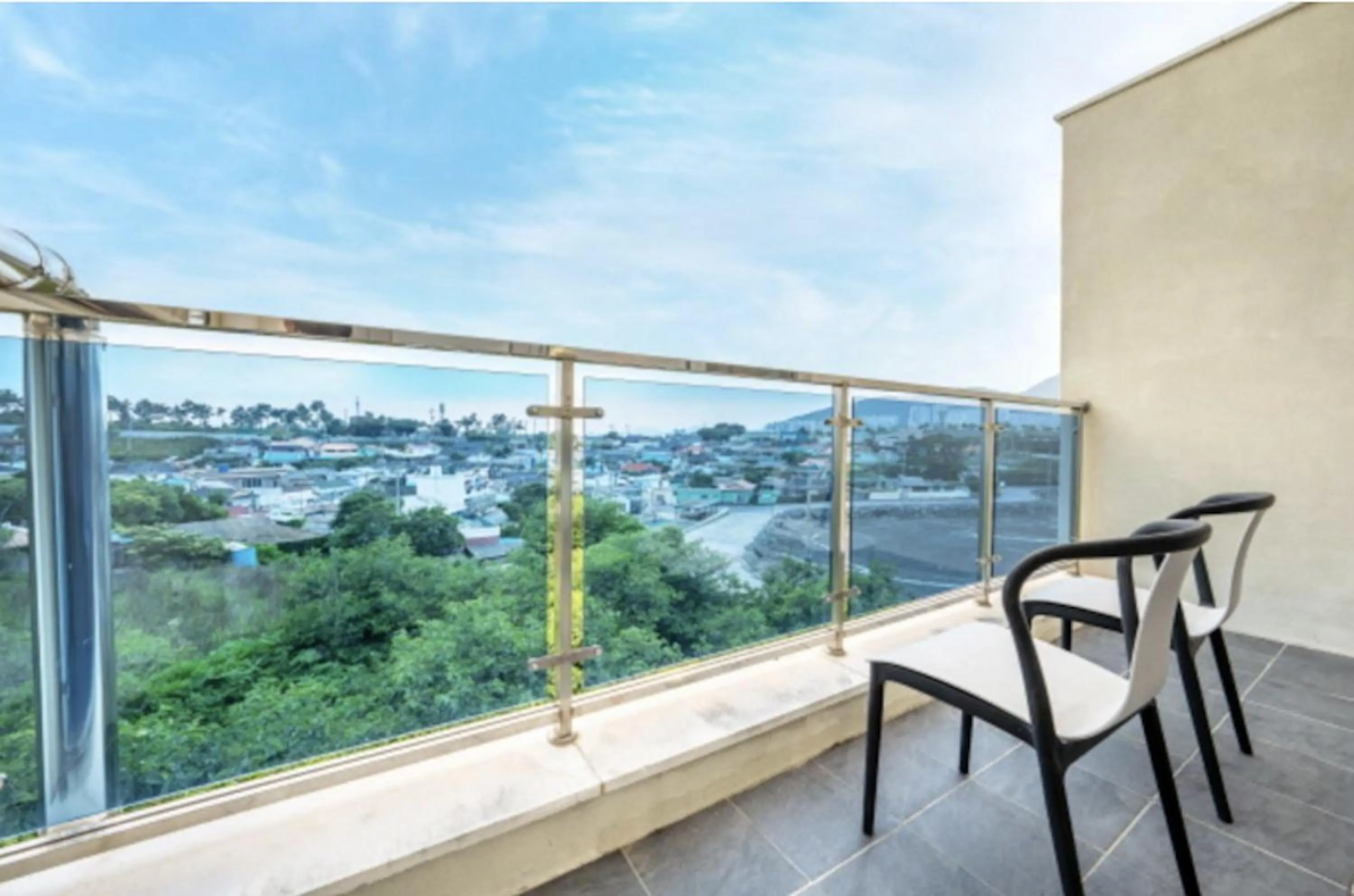 Blanc Hotel & Resort