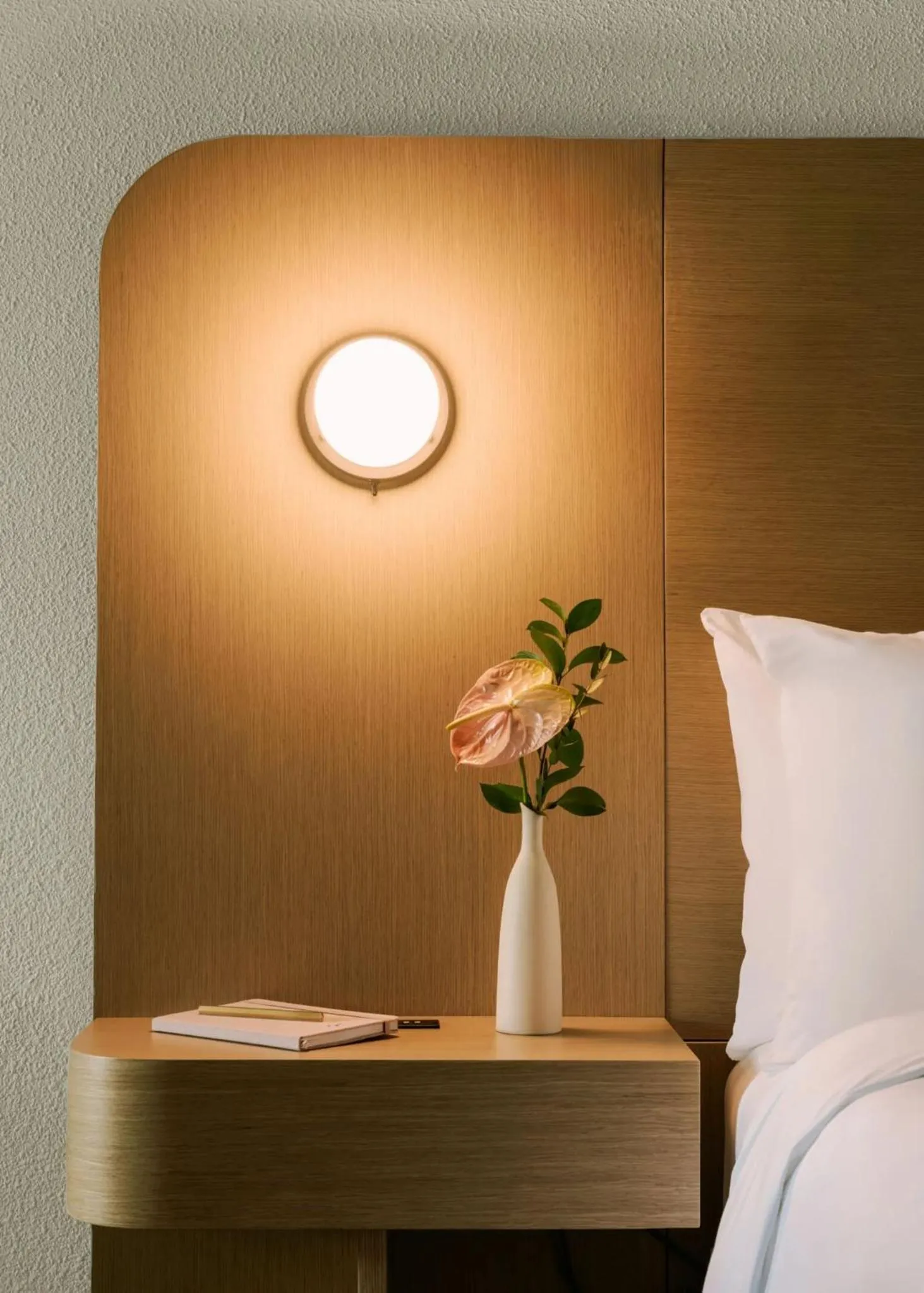 Photo of the whole room, Bed in voco Kissimmee Orlando by IHG