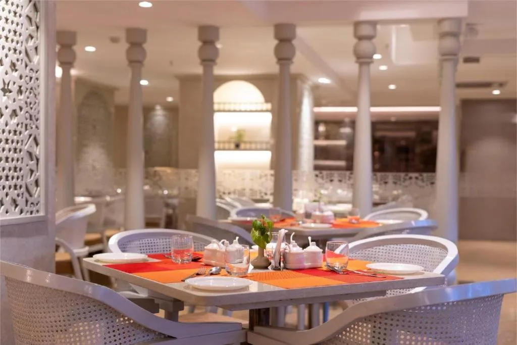 Restaurant/places to eat in Hotel Manorama Vijayawada