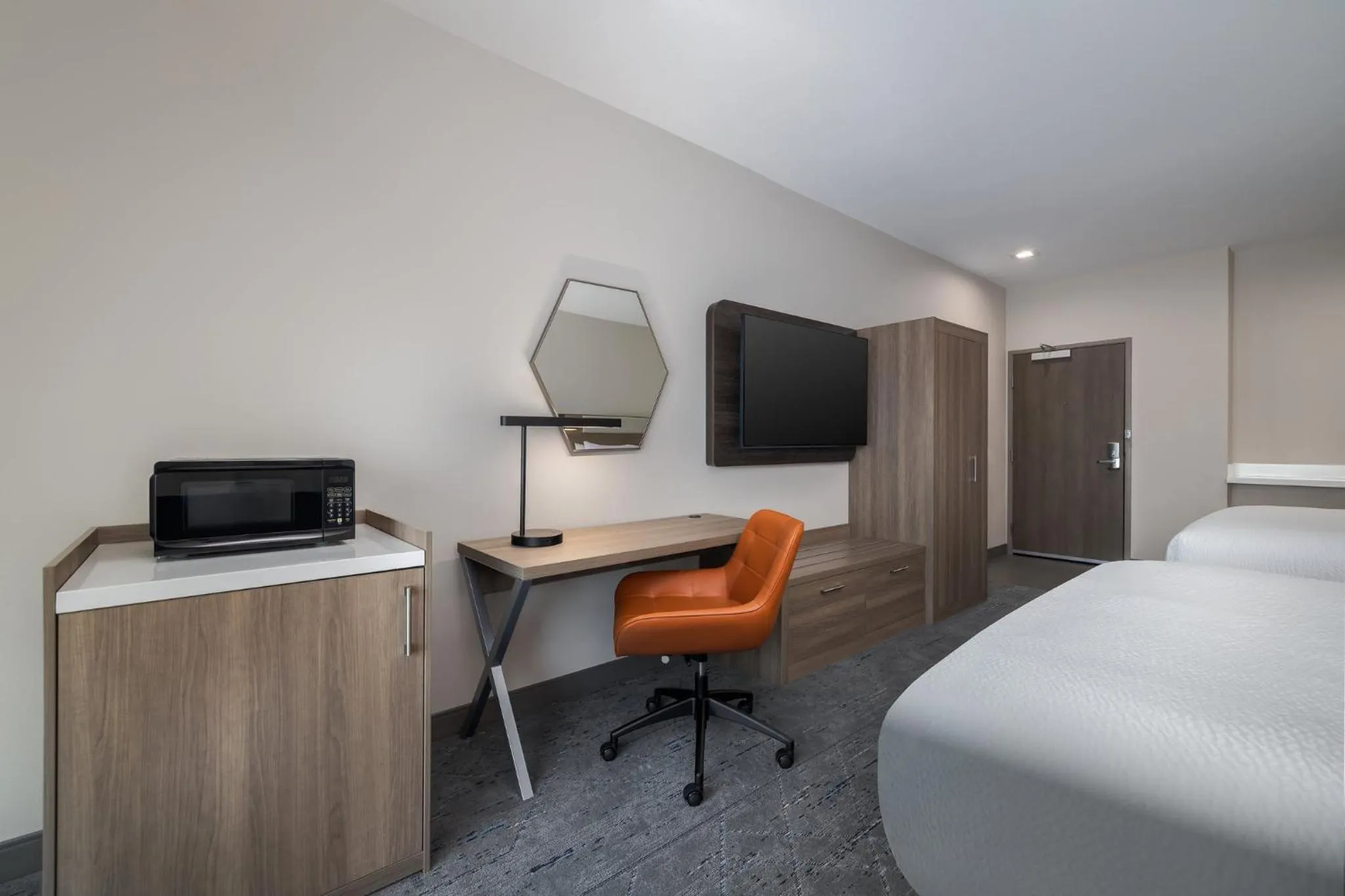 Photo of the whole room, Bed in Holiday Inn Express & Suites Nacogdoches Southwest by IHG