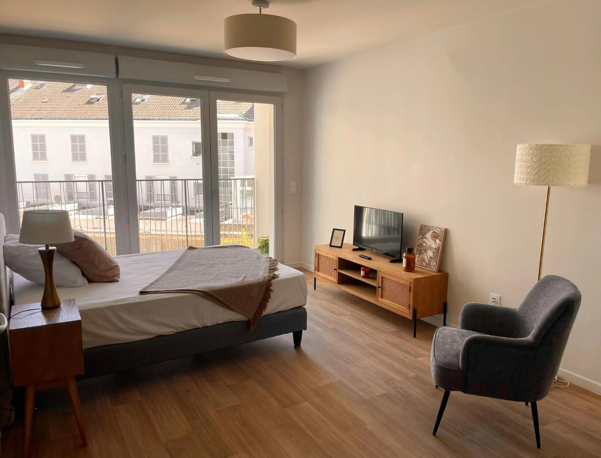 Bed in Zenao Appart'hôtels Châlons-en-Champagne