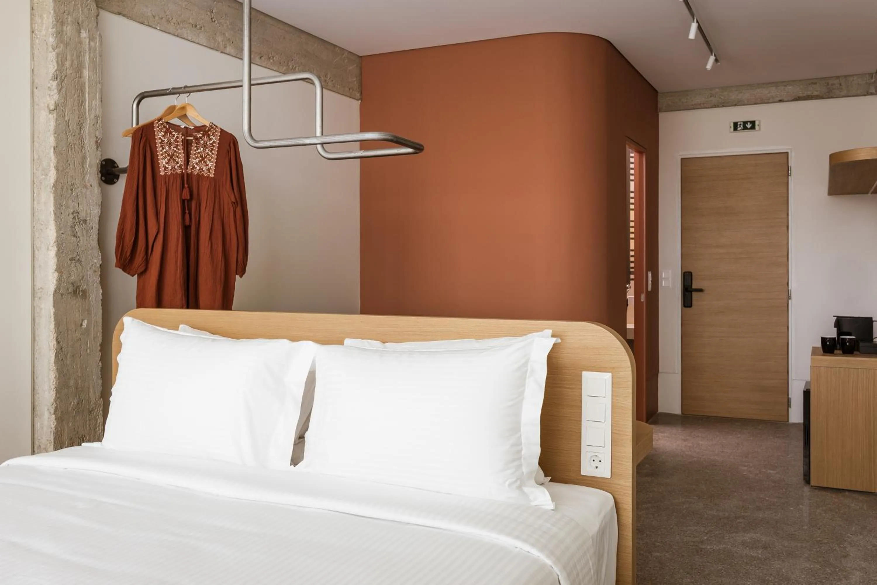 Photo of the whole room, Bed in Elevate Athens