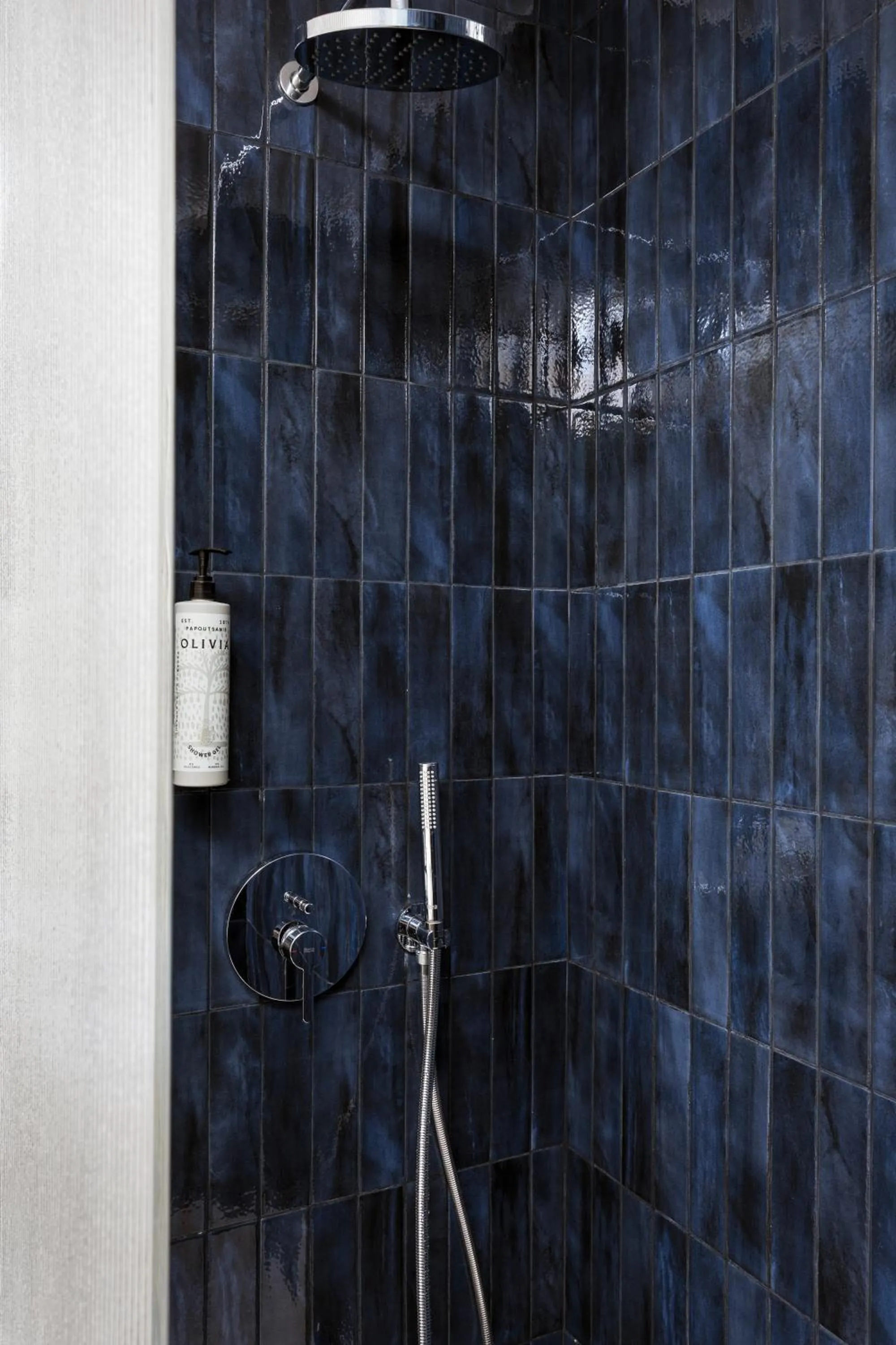 Bathroom in Elevate Athens