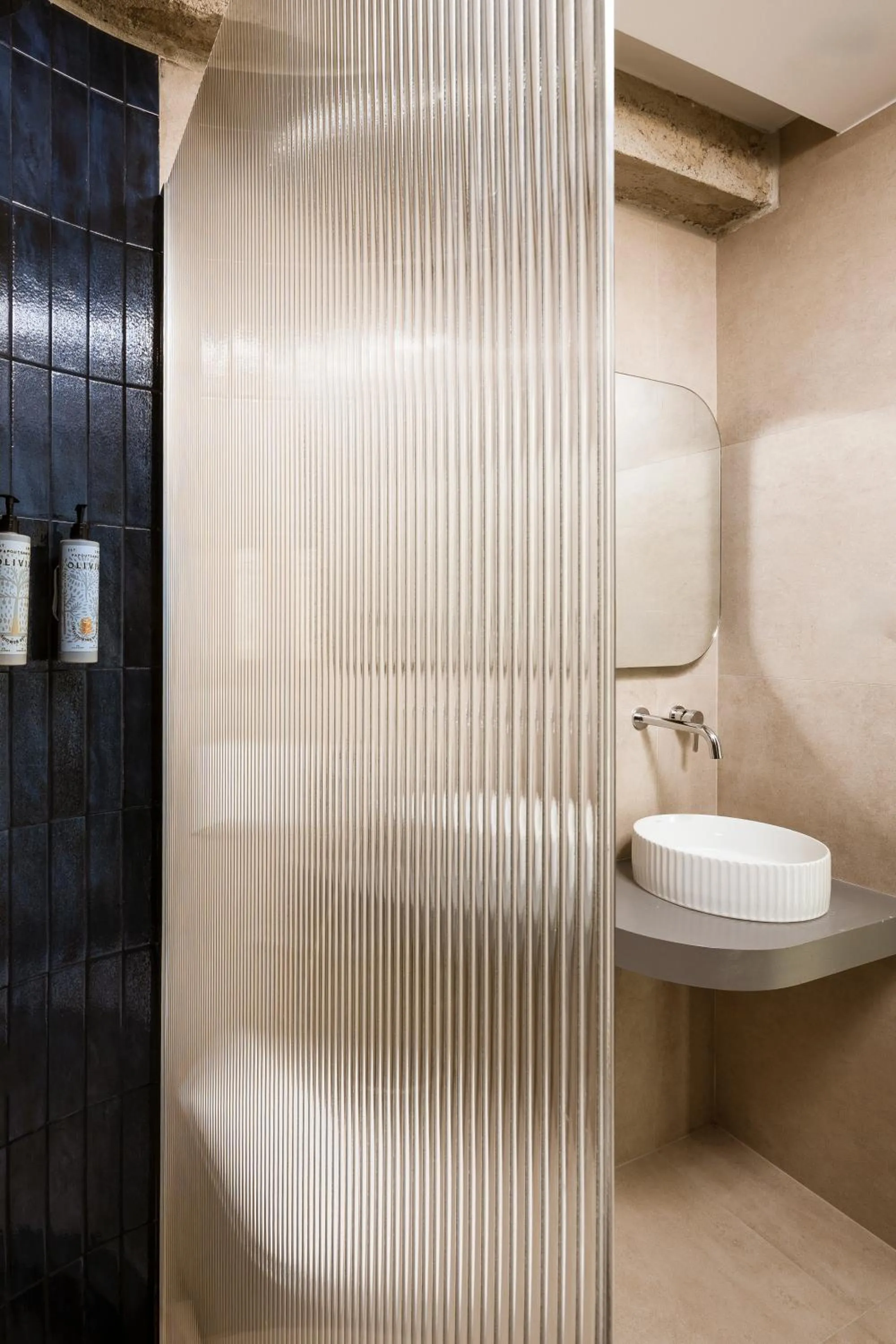 Bathroom in Elevate Athens