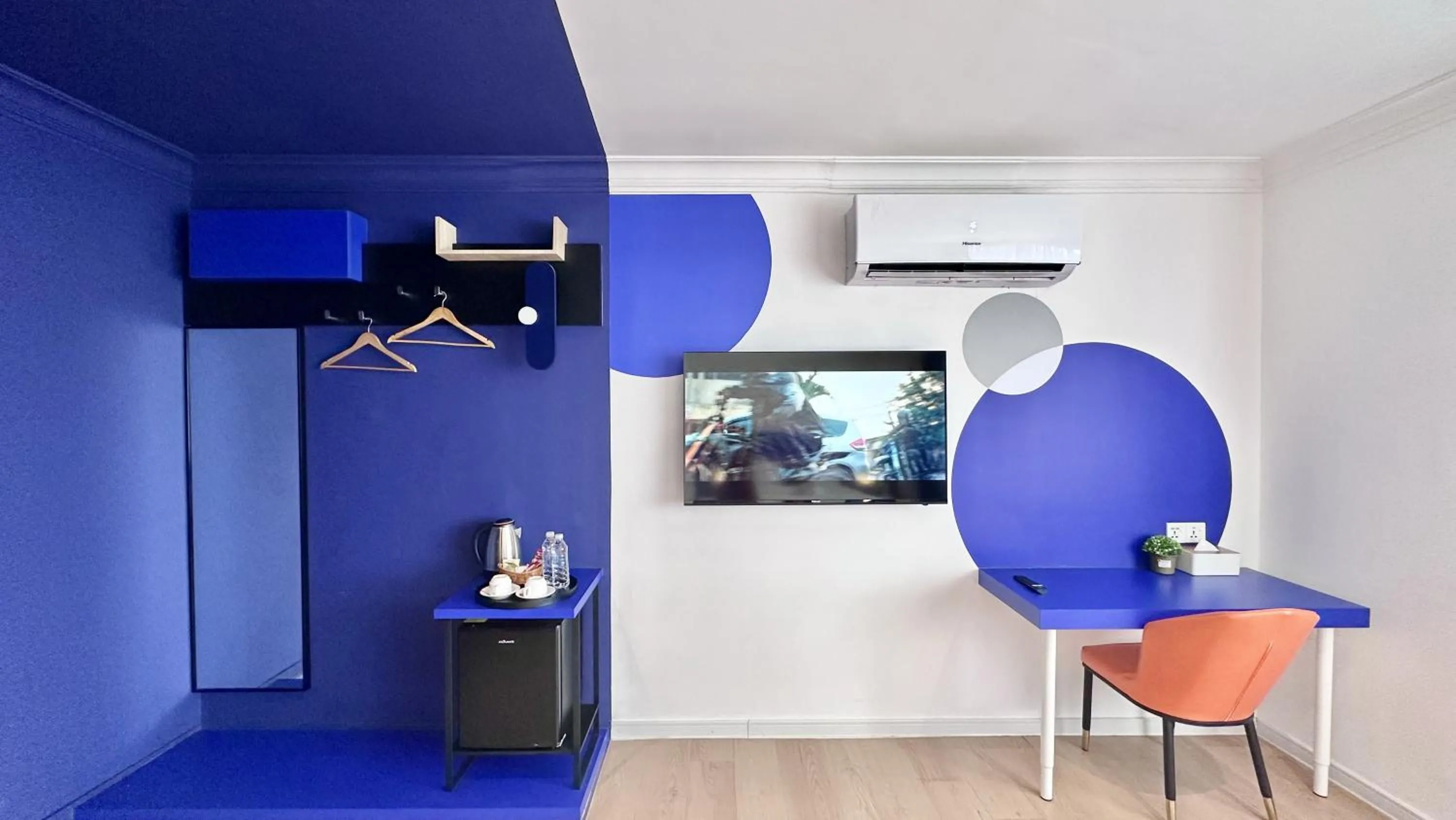 TV and multimedia in Ukiyo Hotel by manatidur