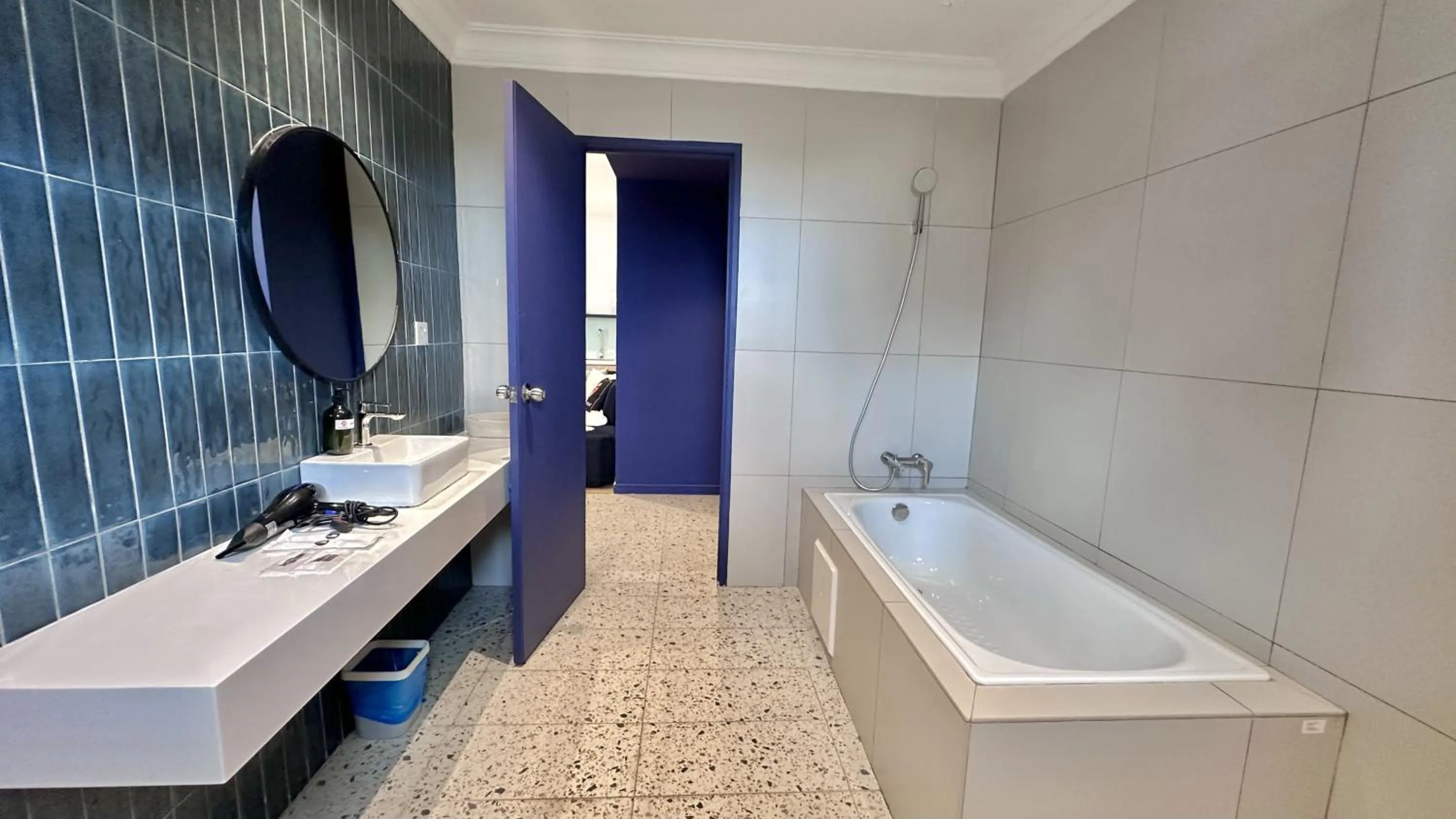 Bathroom in Ukiyo Hotel by manatidur