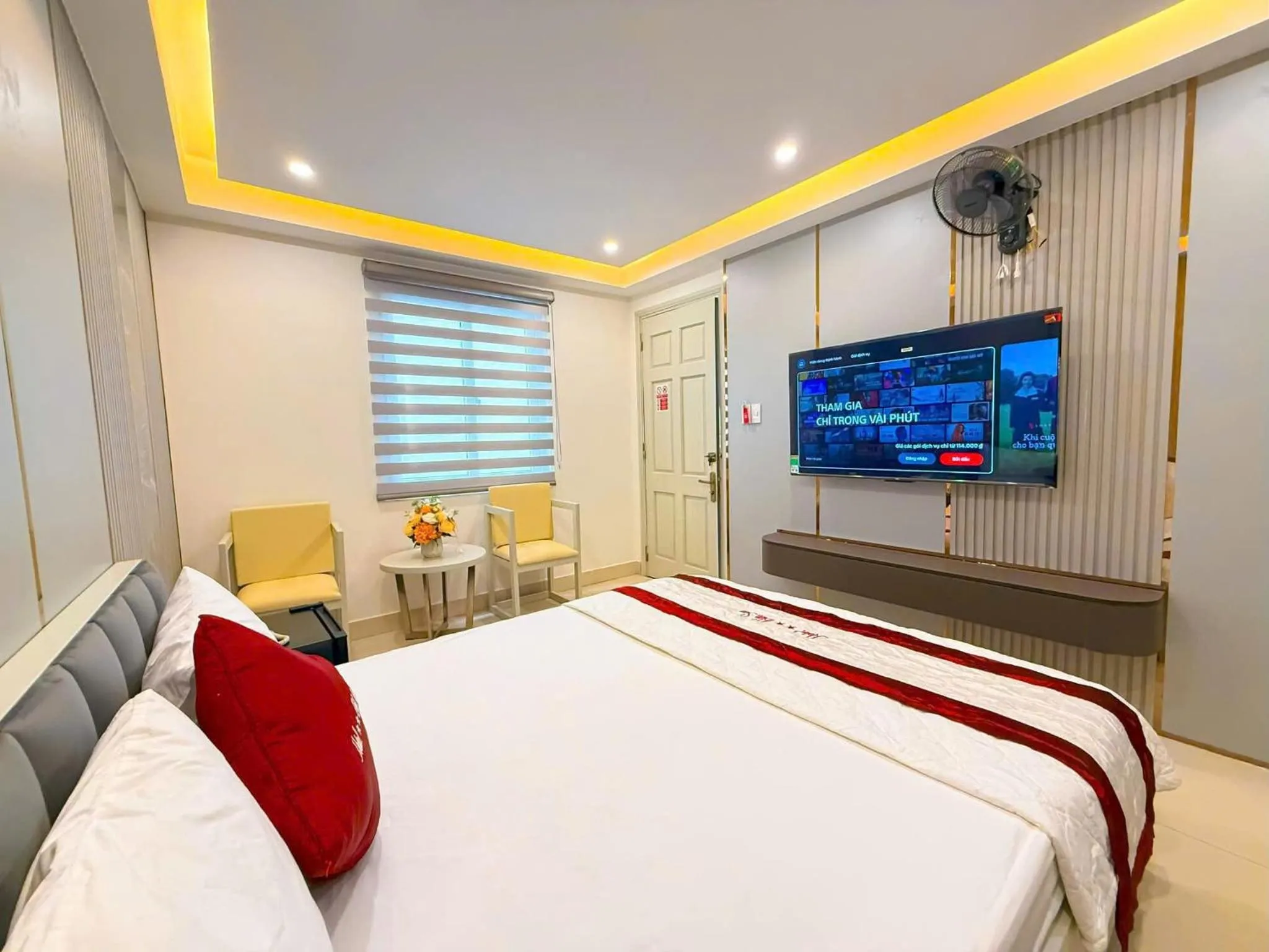 Bed in Bien Sao Hotel Duong Quang Ham