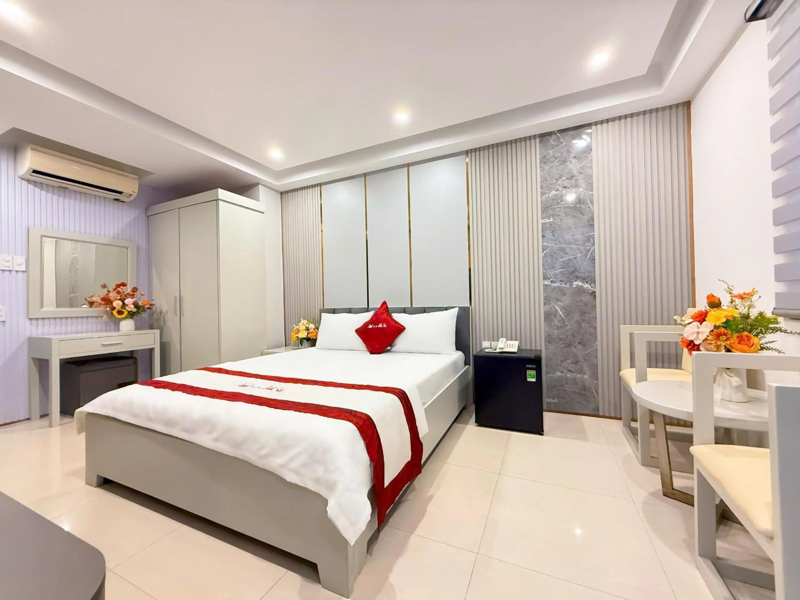 Bed in Bien Sao Hotel Duong Quang Ham