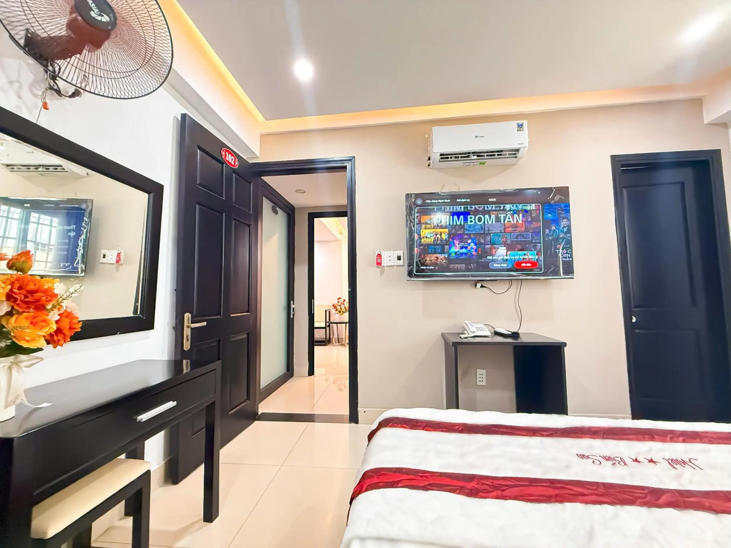 Bed in Bien Sao Hotel Duong Quang Ham