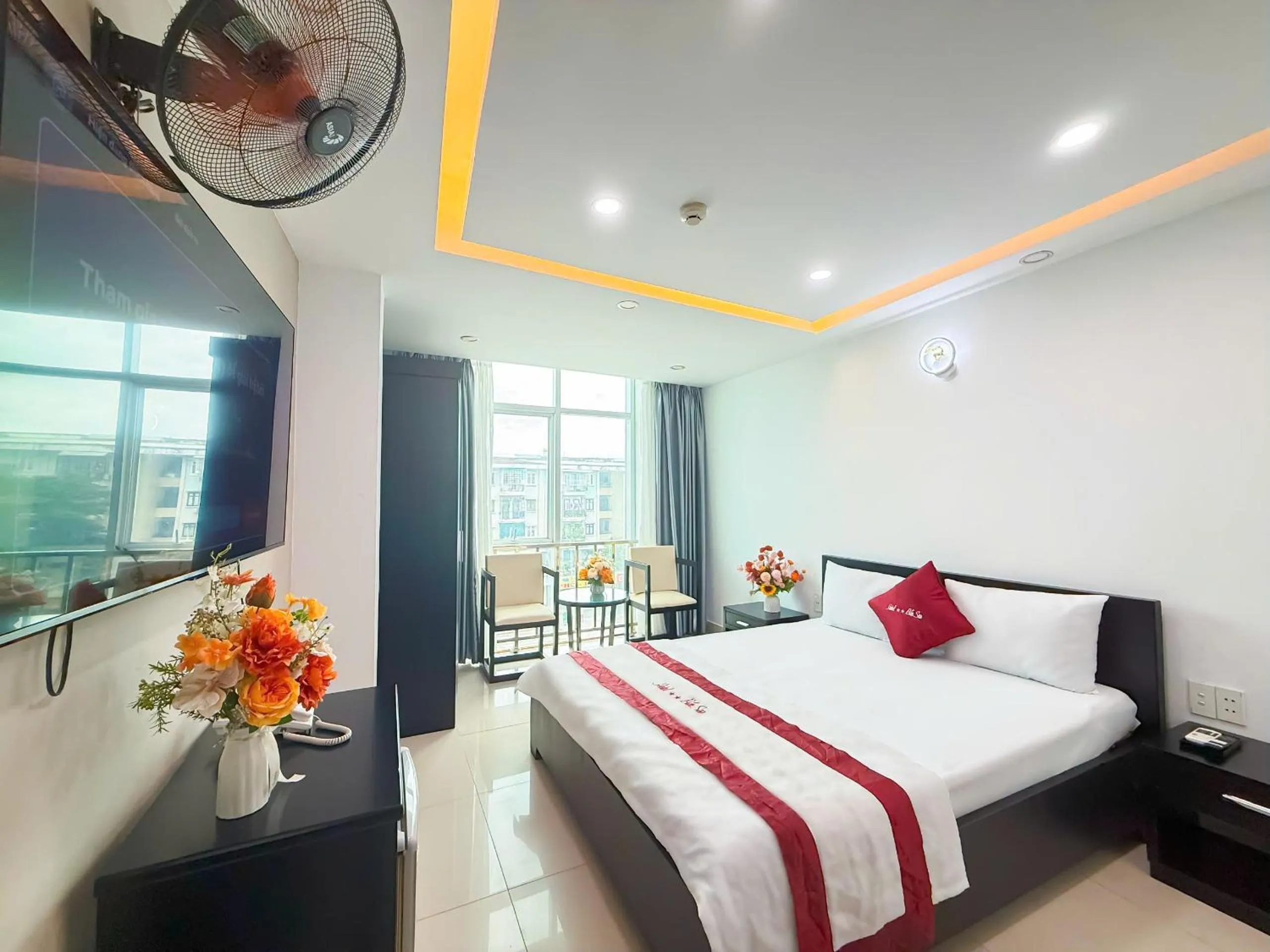 Bed in Bien Sao Hotel Duong Quang Ham